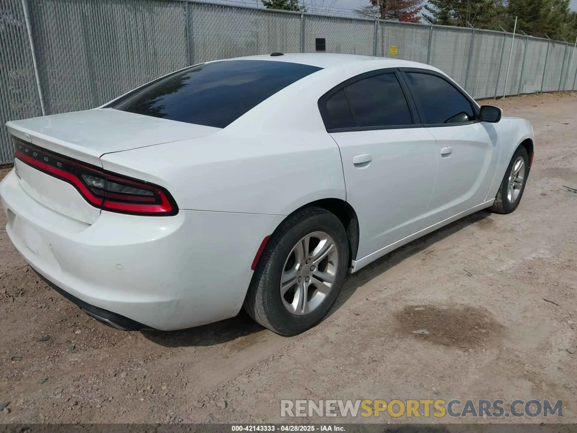 4 Фотография поврежденного автомобиля 2C3CDXBG4LH213896 DODGE CHARGER 2020
