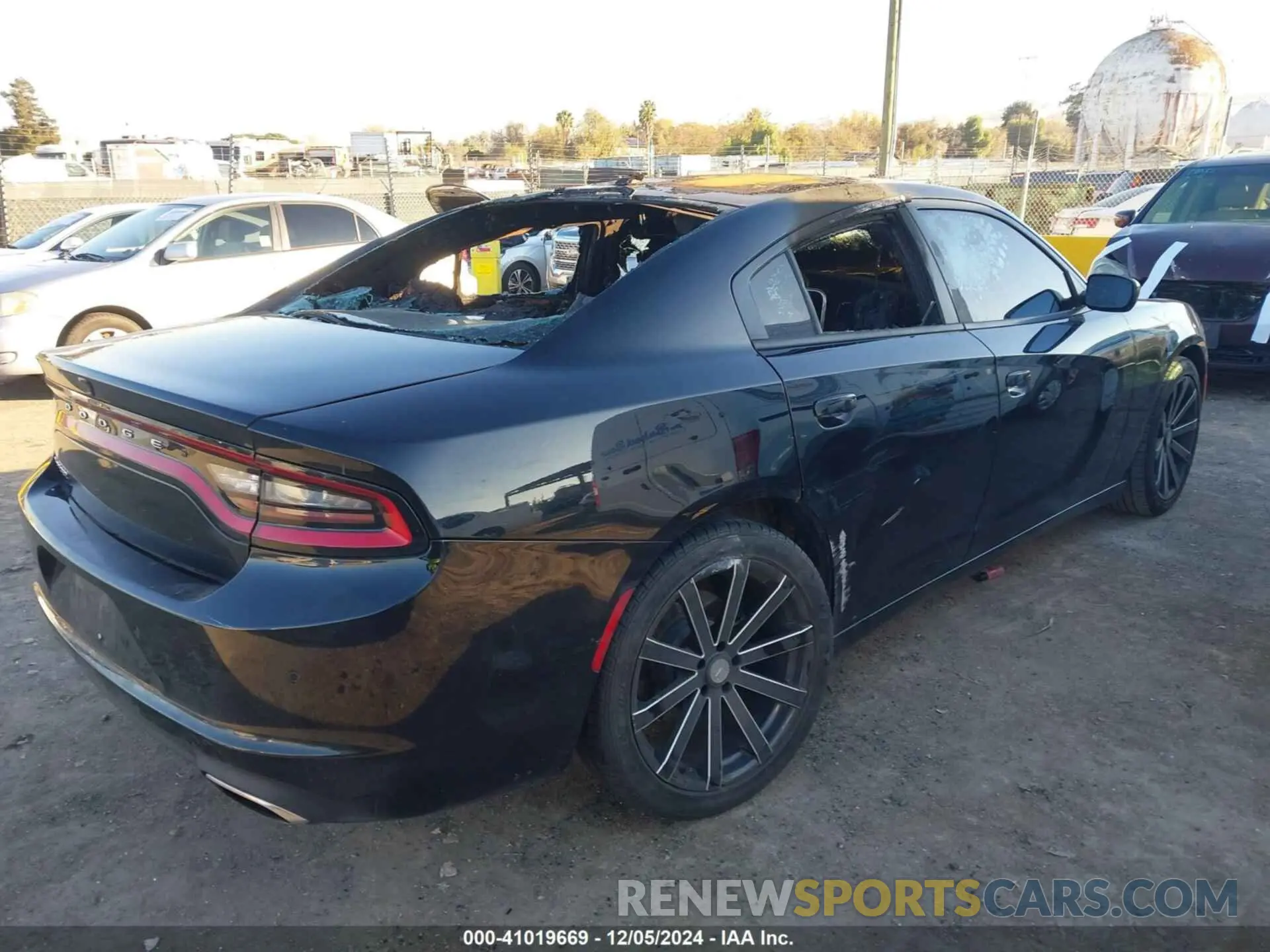 4 Фотография поврежденного автомобиля 2C3CDXBG5LH144720 DODGE CHARGER 2020