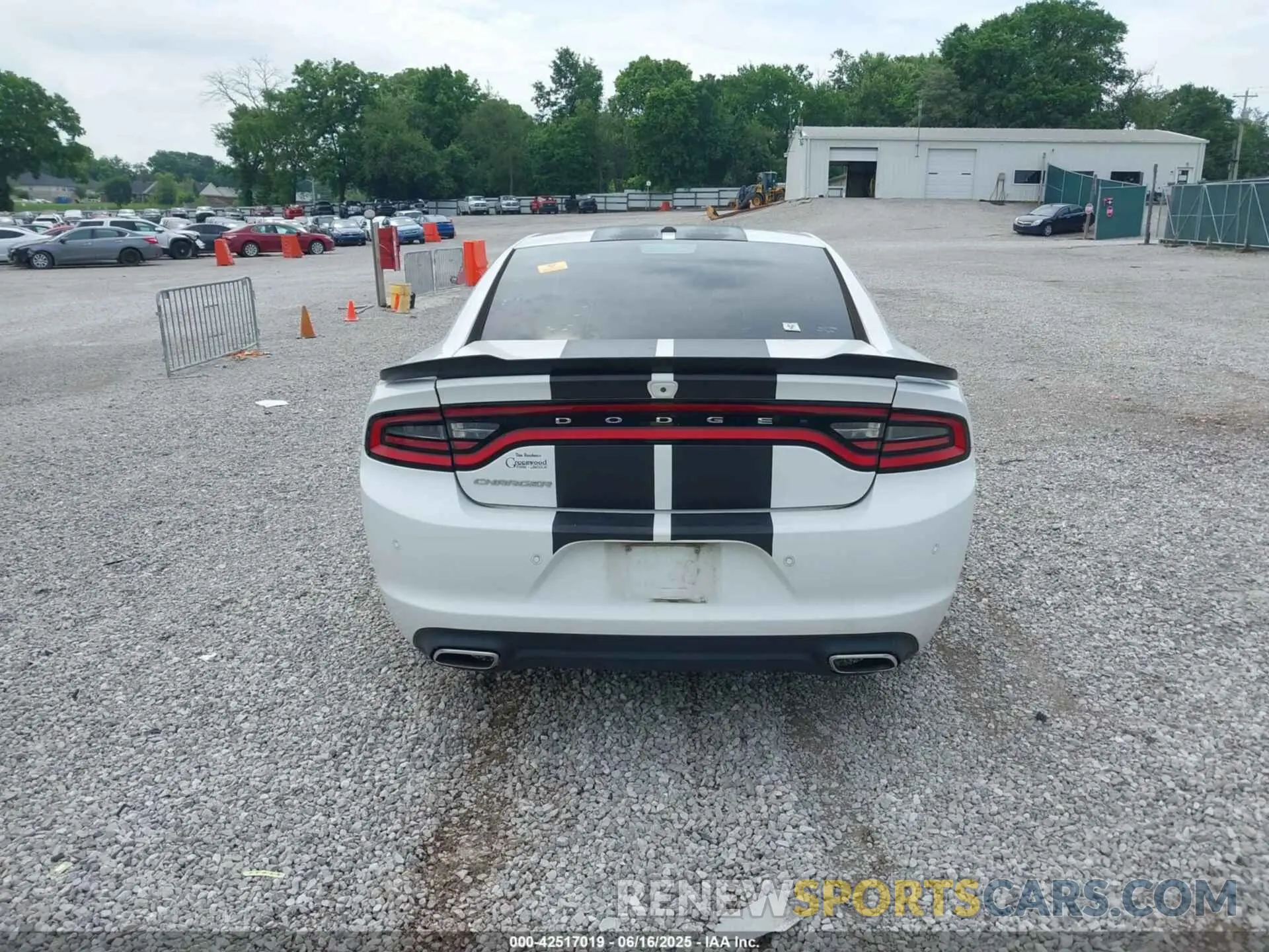 16 Photograph of a damaged car 2C3CDXBG7LH101822 DODGE CHARGER 2020