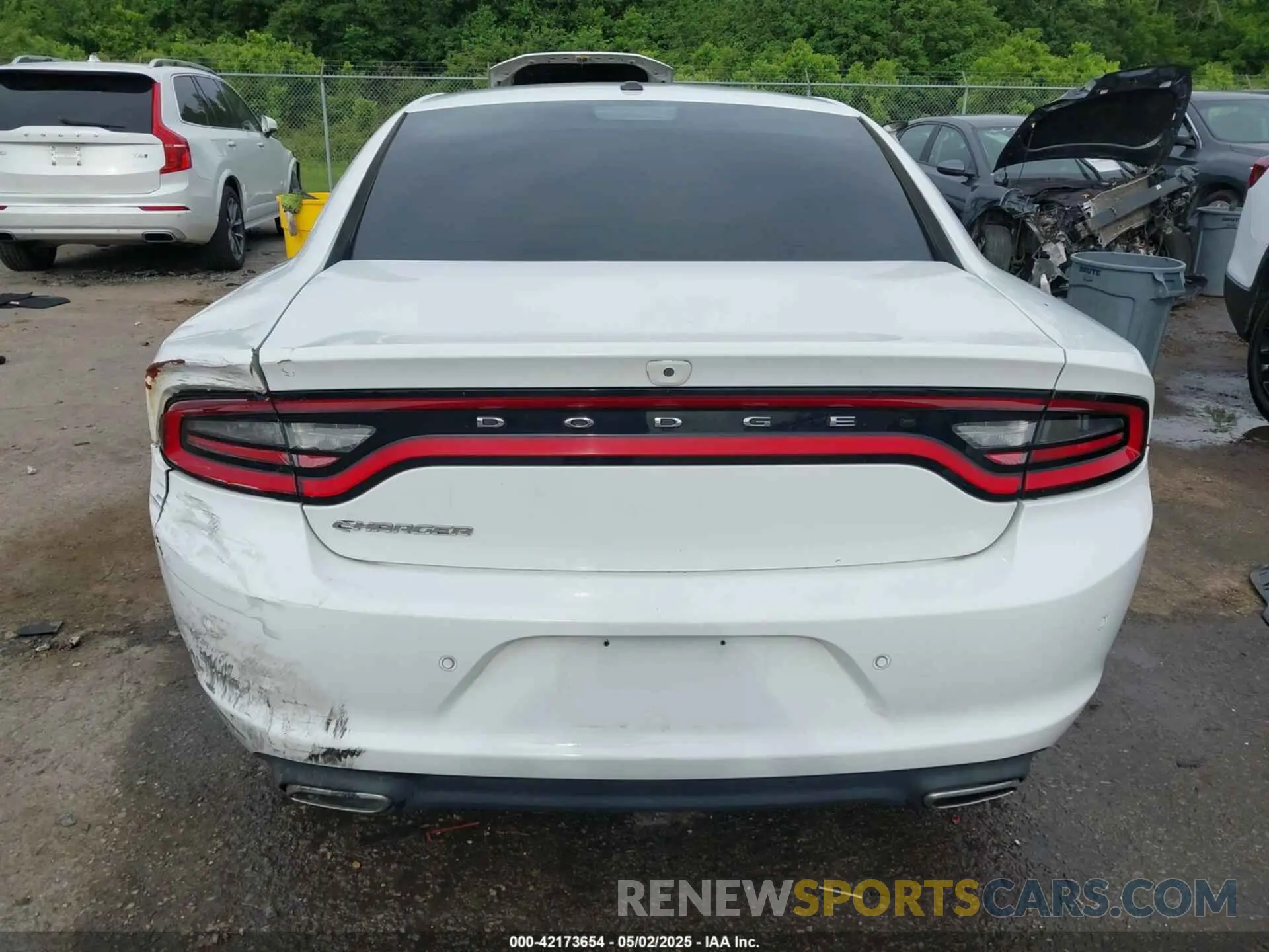 16 Photograph of a damaged car 2C3CDXBG8LH116619 DODGE CHARGER 2020