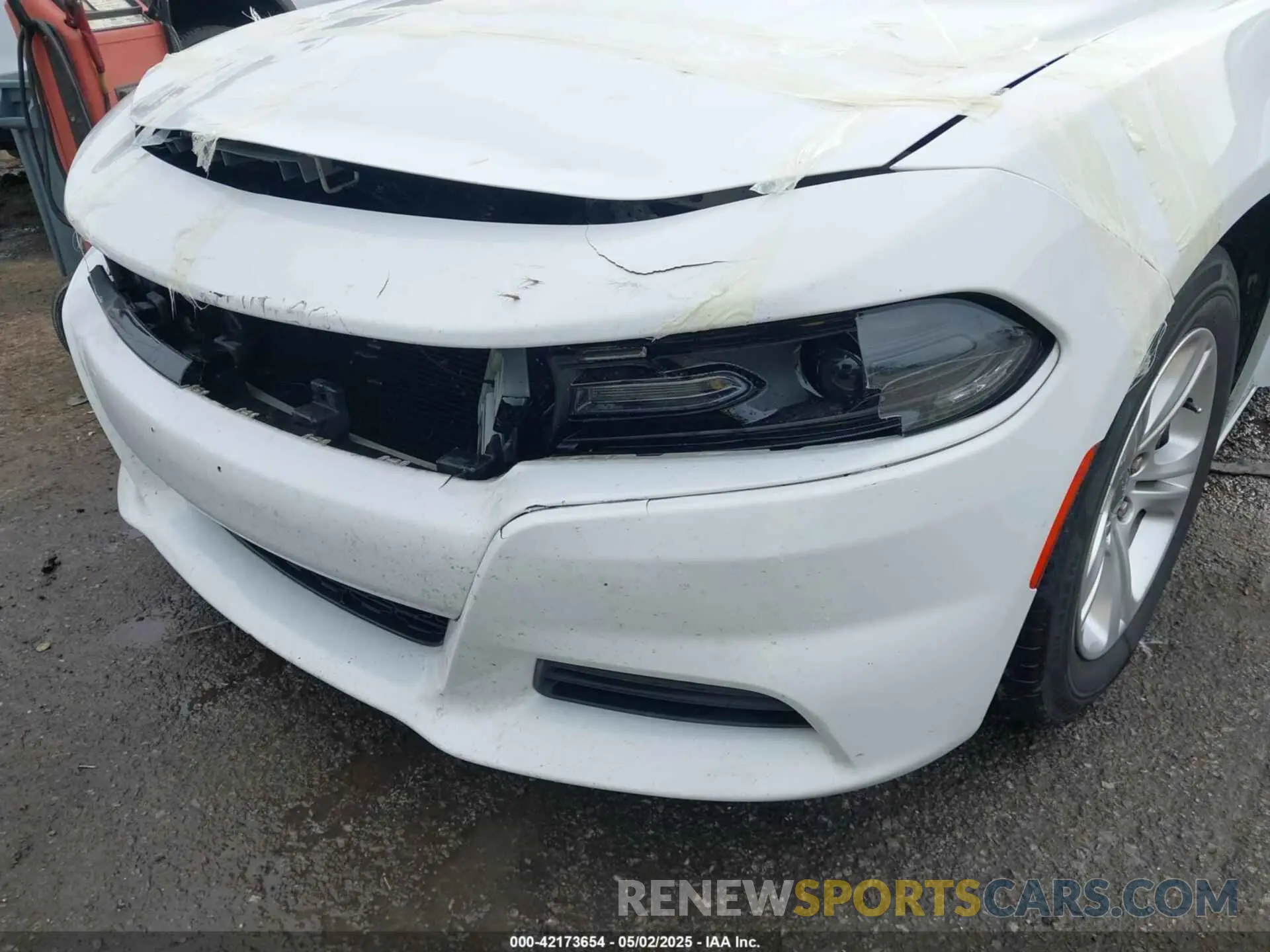 6 Photograph of a damaged car 2C3CDXBG8LH116619 DODGE CHARGER 2020