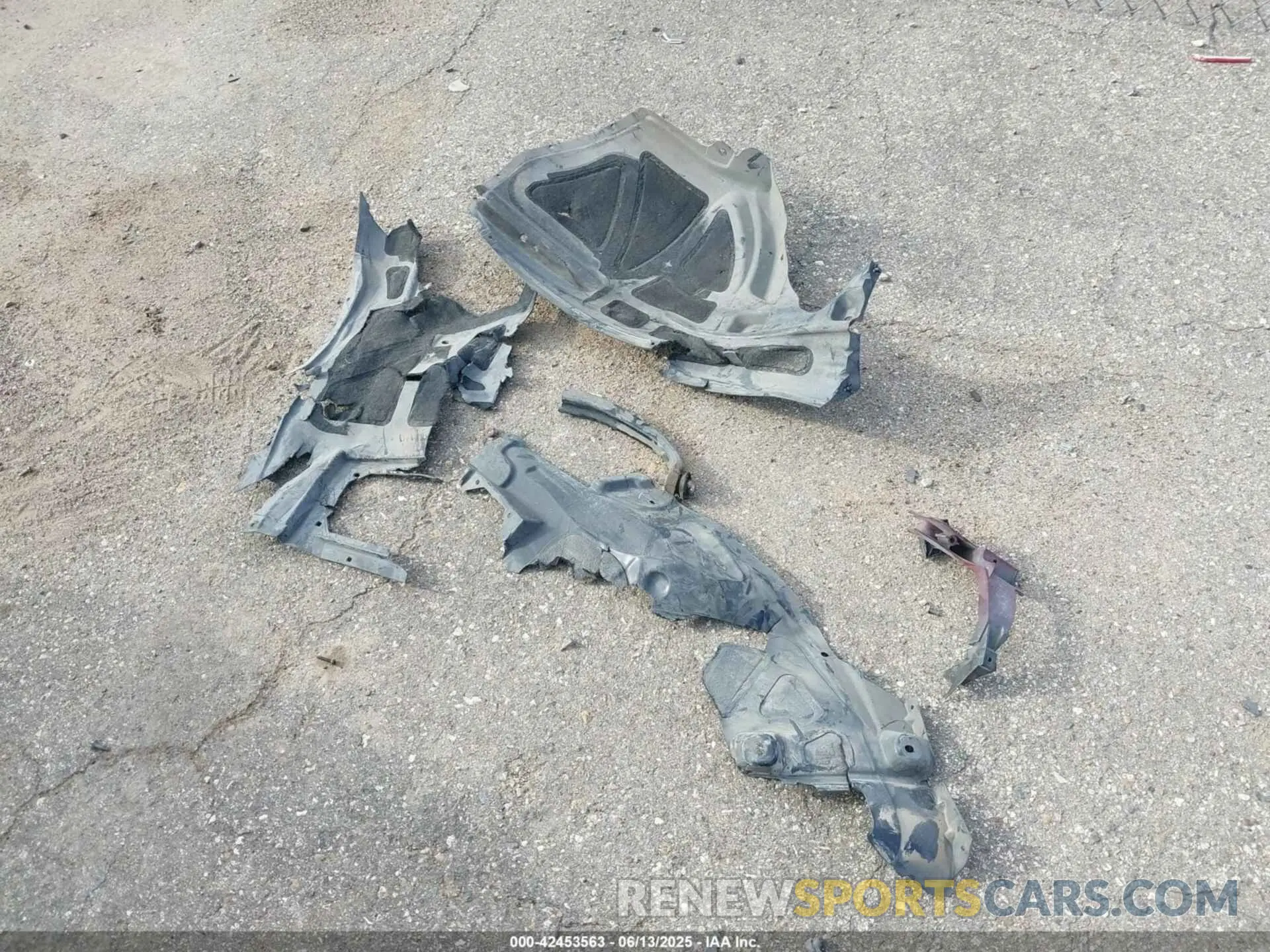 12 Photograph of a damaged car 2C3CDXCT3LH199808 DODGE CHARGER 2020