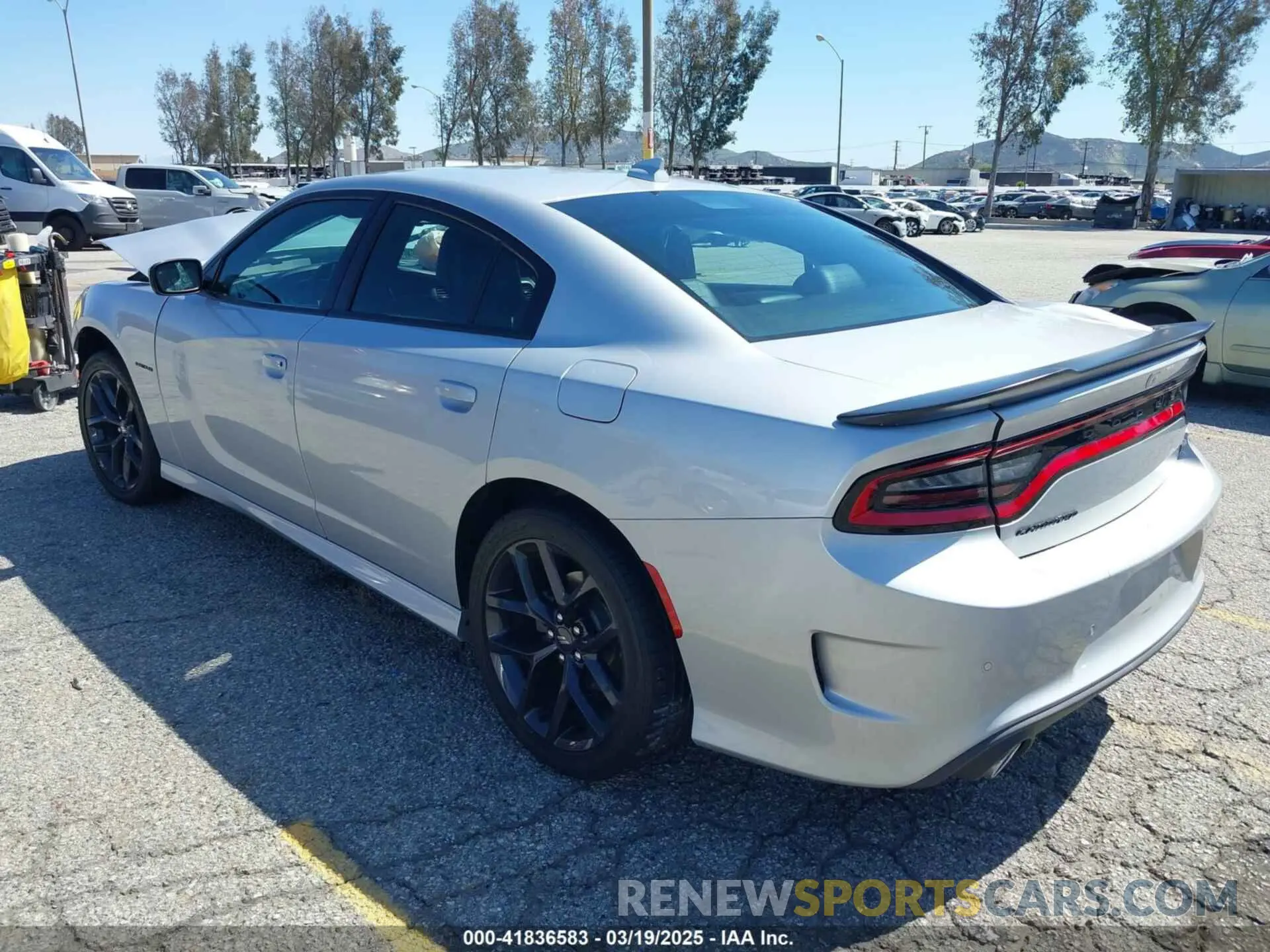 3 Фотография поврежденного автомобиля 2C3CDXCTXLH107822 DODGE CHARGER 2020