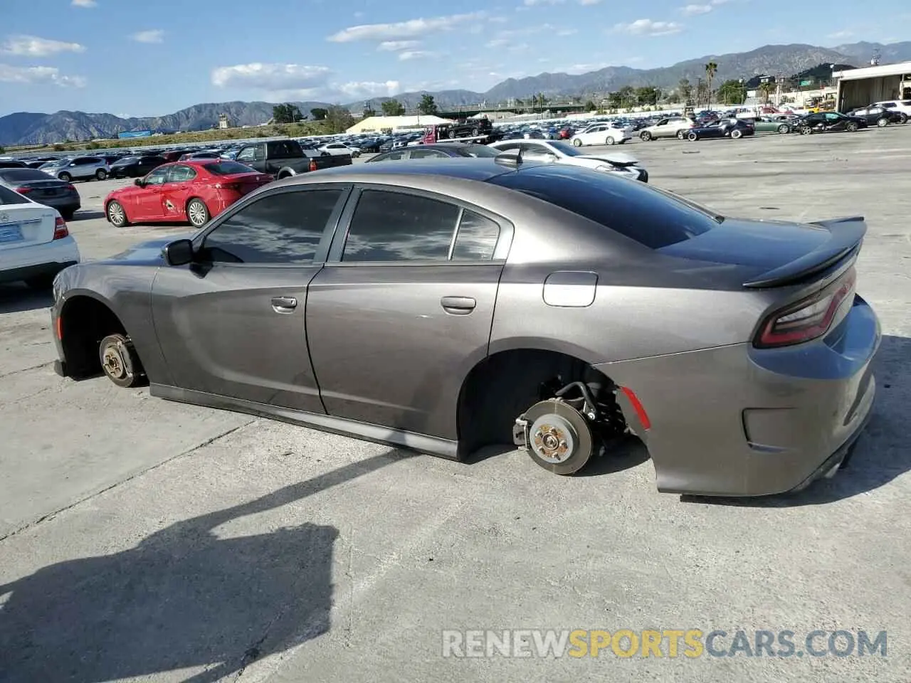 2 Фотография поврежденного автомобиля 2C3CDXCTXLH249328 DODGE CHARGER 2020