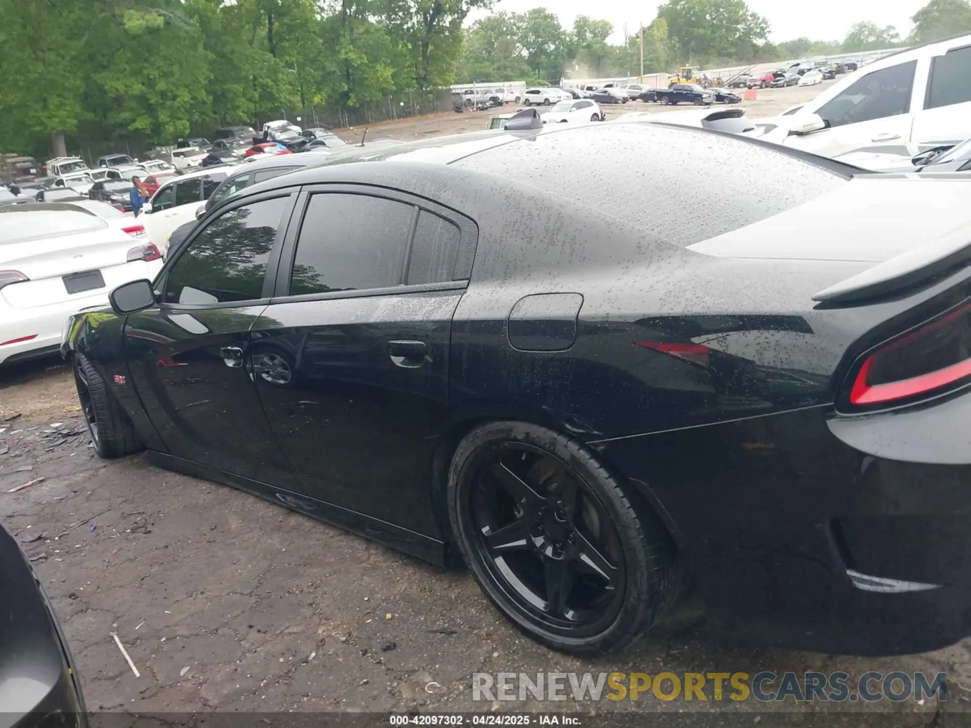 14 Photograph of a damaged car 2C3CDXGJ1LH162104 DODGE CHARGER 2020