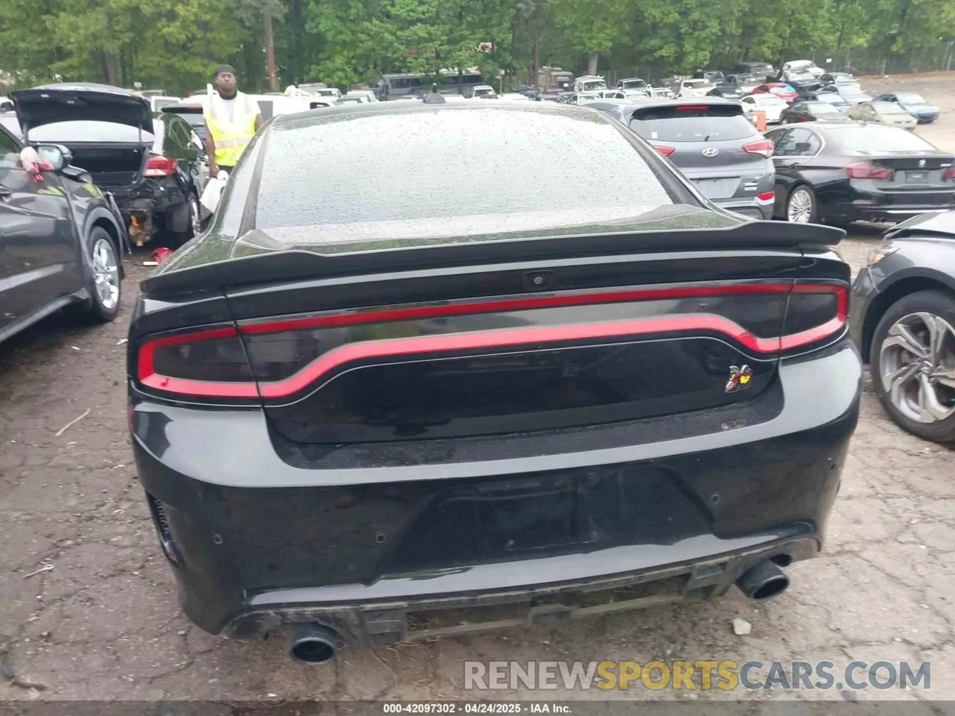 16 Photograph of a damaged car 2C3CDXGJ1LH162104 DODGE CHARGER 2020