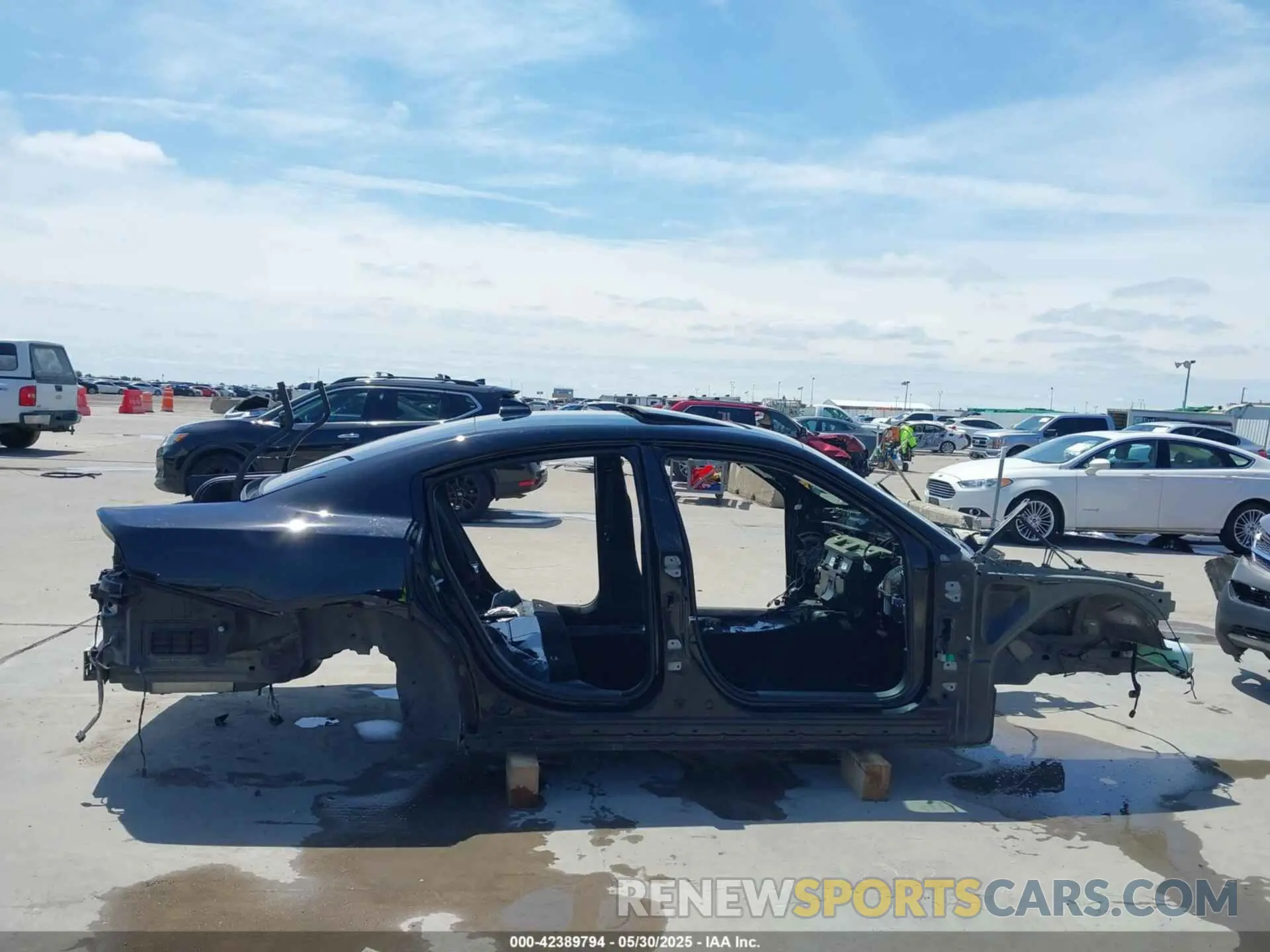 14 Photograph of a damaged car 2C3CDXGJ1LH237514 DODGE CHARGER 2020