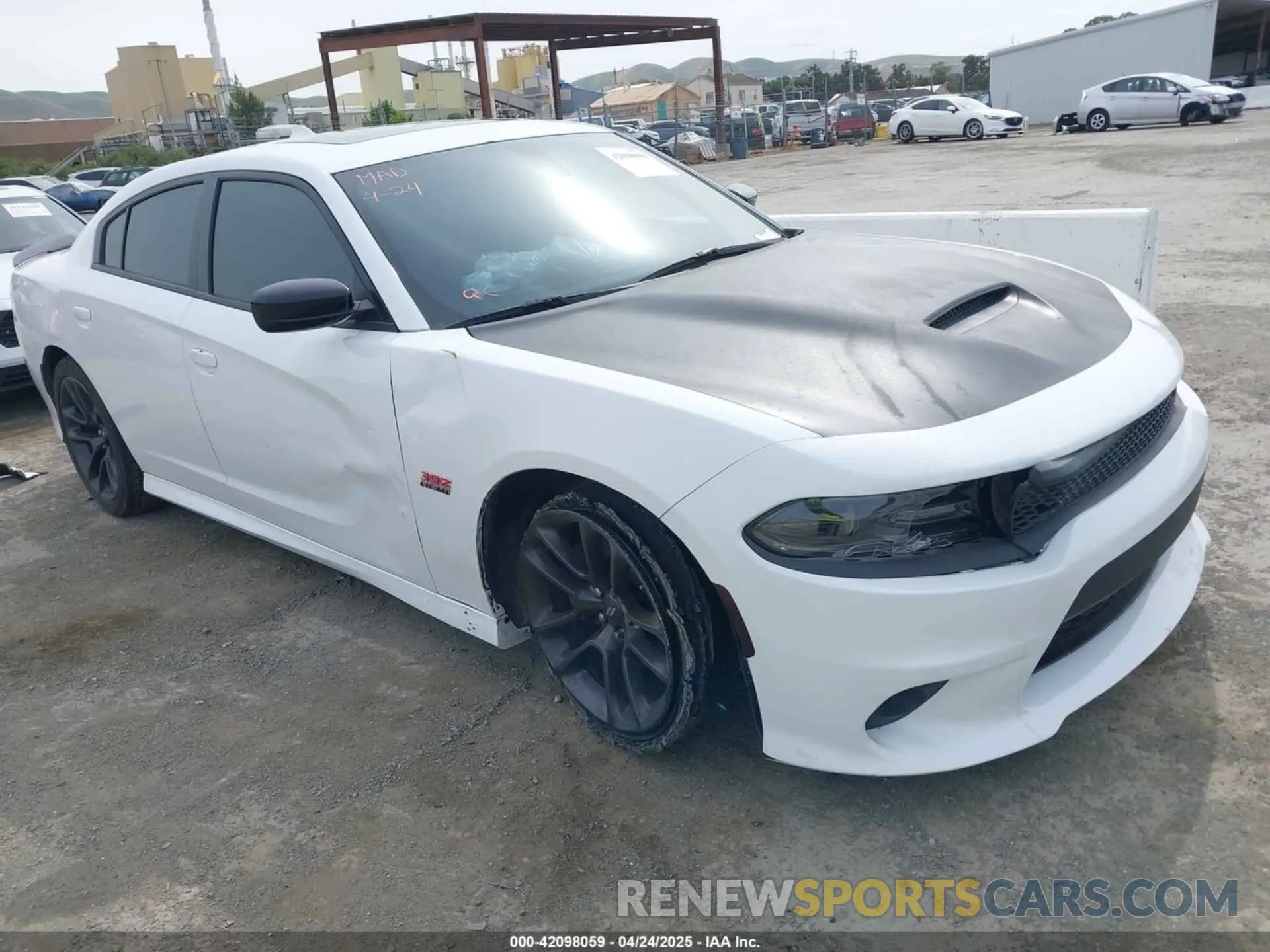 1 Photograph of a damaged car 2C3CDXGJ5LH180296 DODGE CHARGER 2020