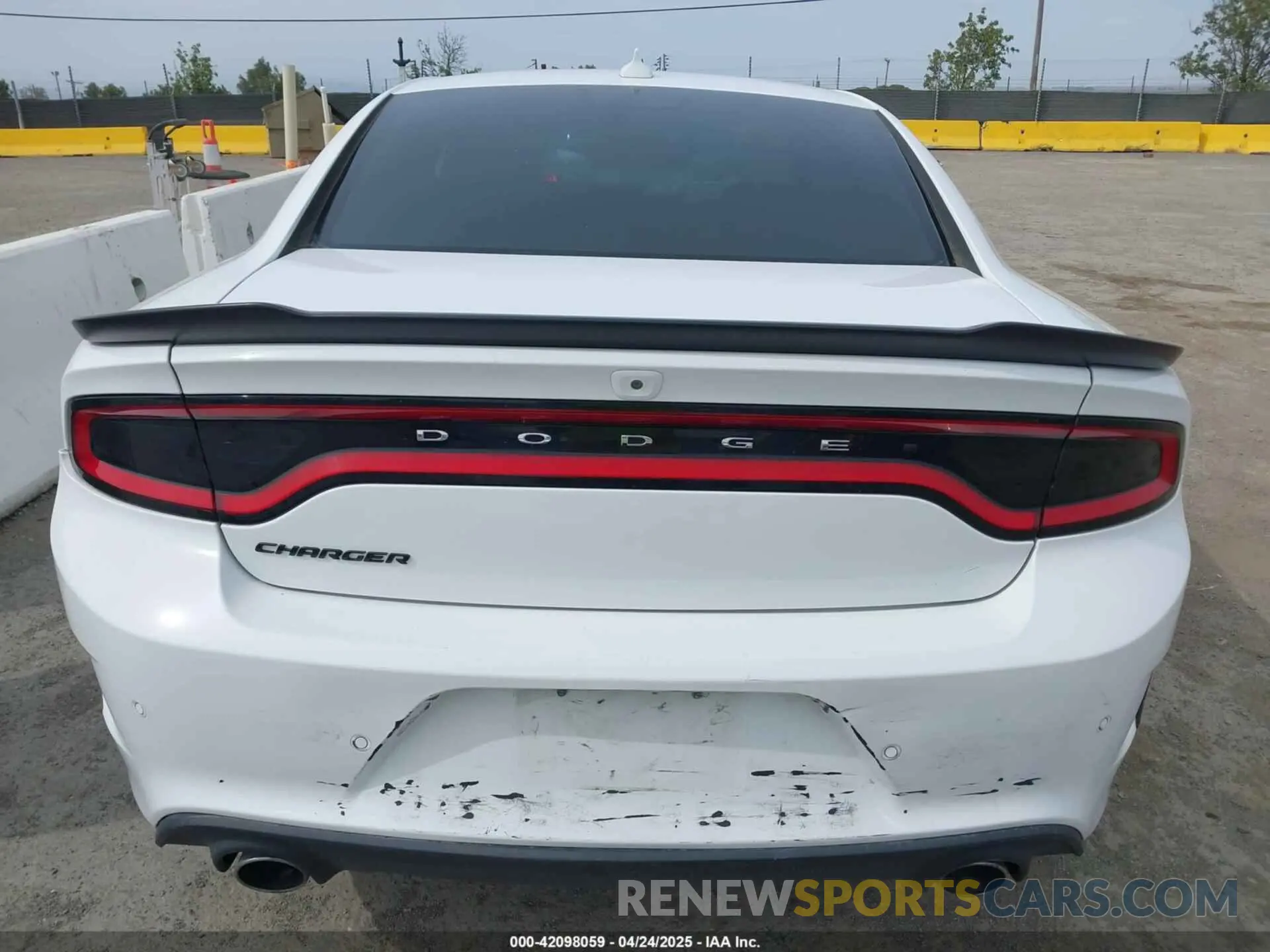 15 Photograph of a damaged car 2C3CDXGJ5LH180296 DODGE CHARGER 2020