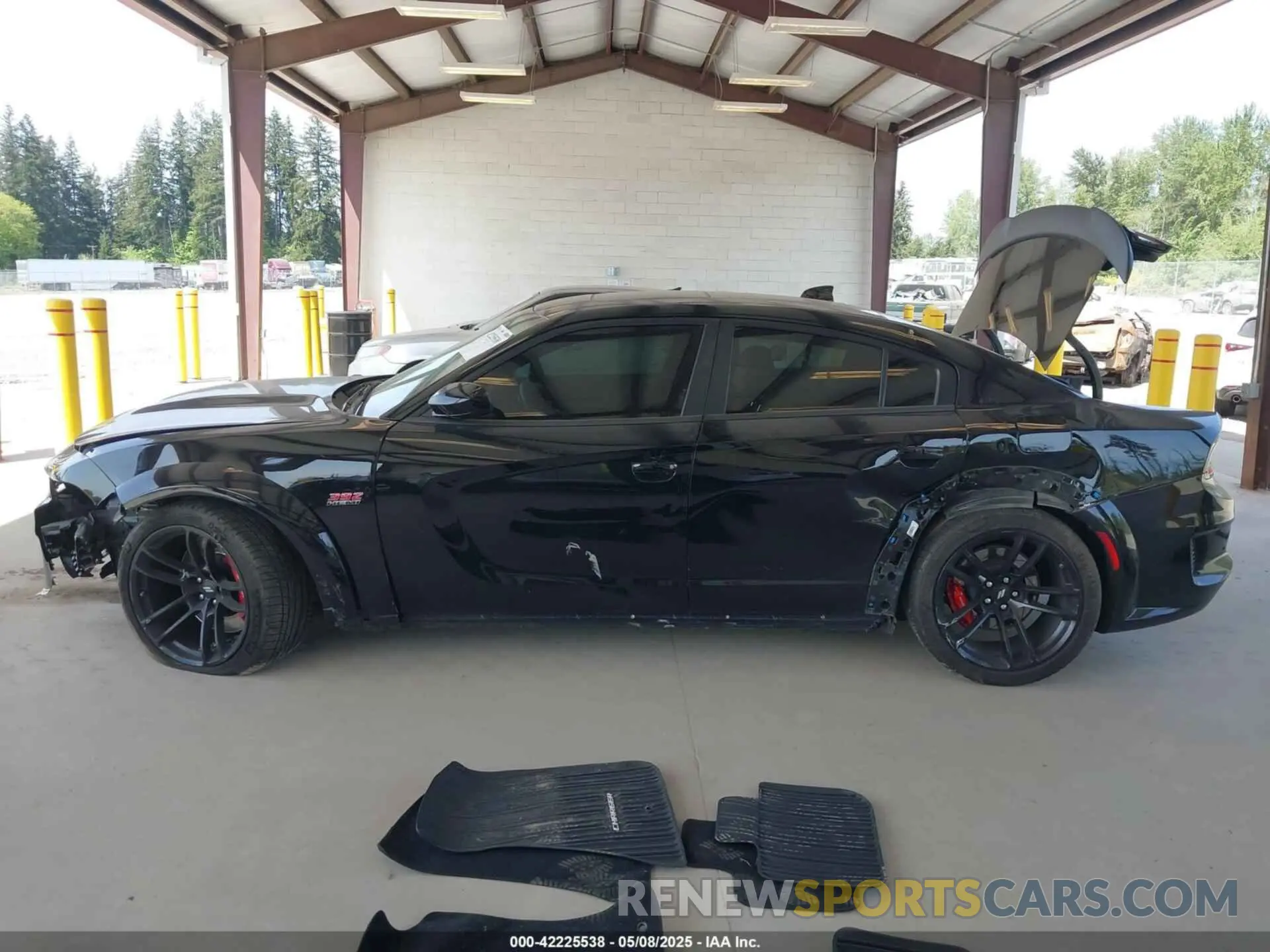 15 Photograph of a damaged car 2C3CDXGJ8LH226137 DODGE CHARGER 2020