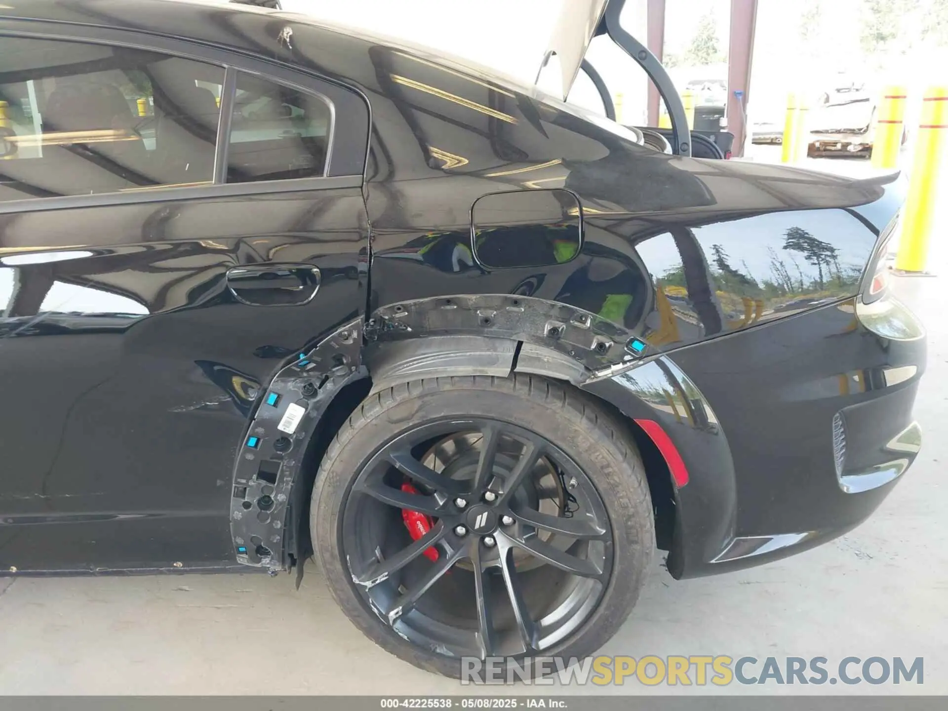 6 Photograph of a damaged car 2C3CDXGJ8LH226137 DODGE CHARGER 2020