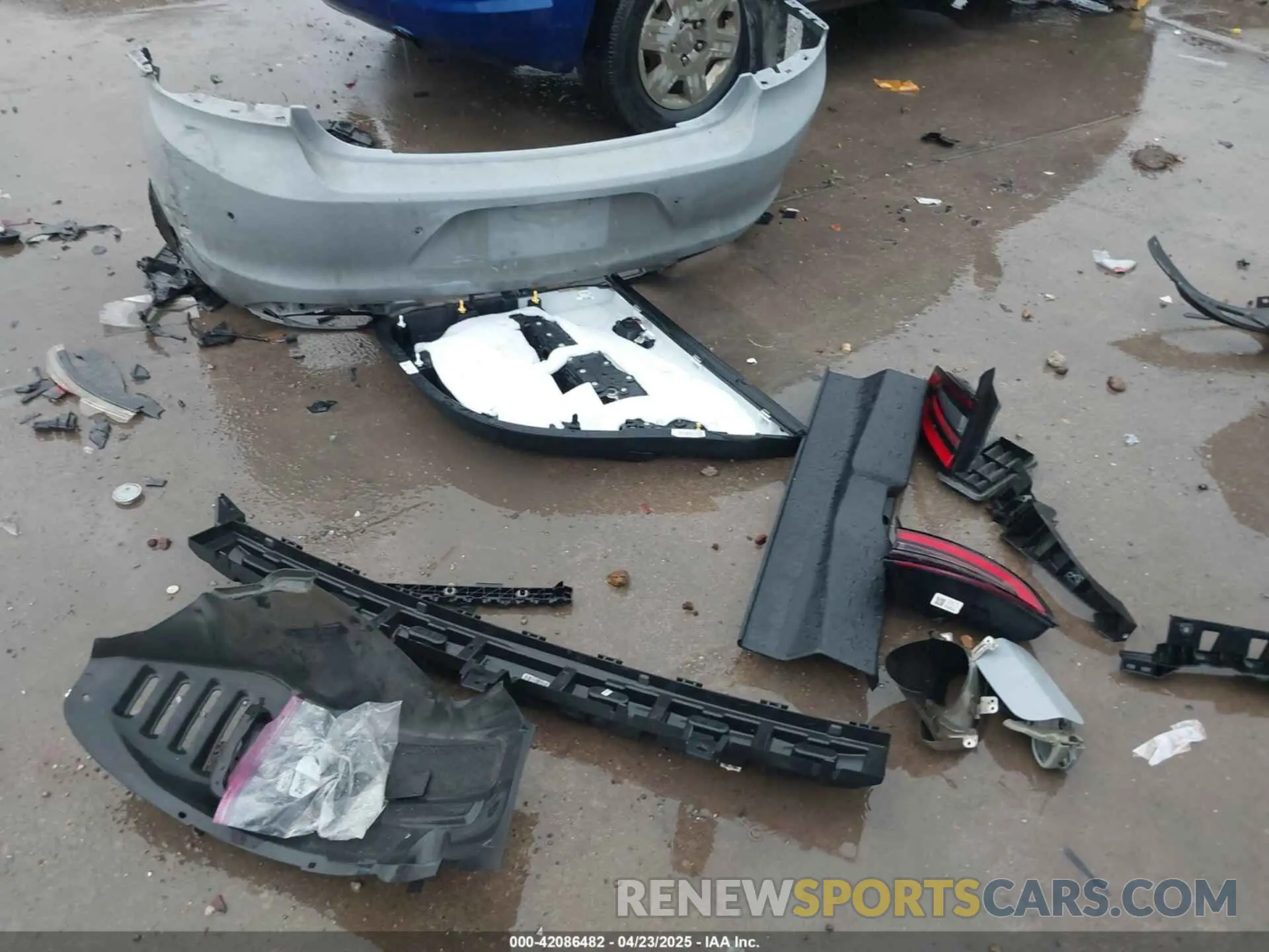 12 Photograph of a damaged car 2C3CDXBGXMH632322 DODGE CHARGER 2021