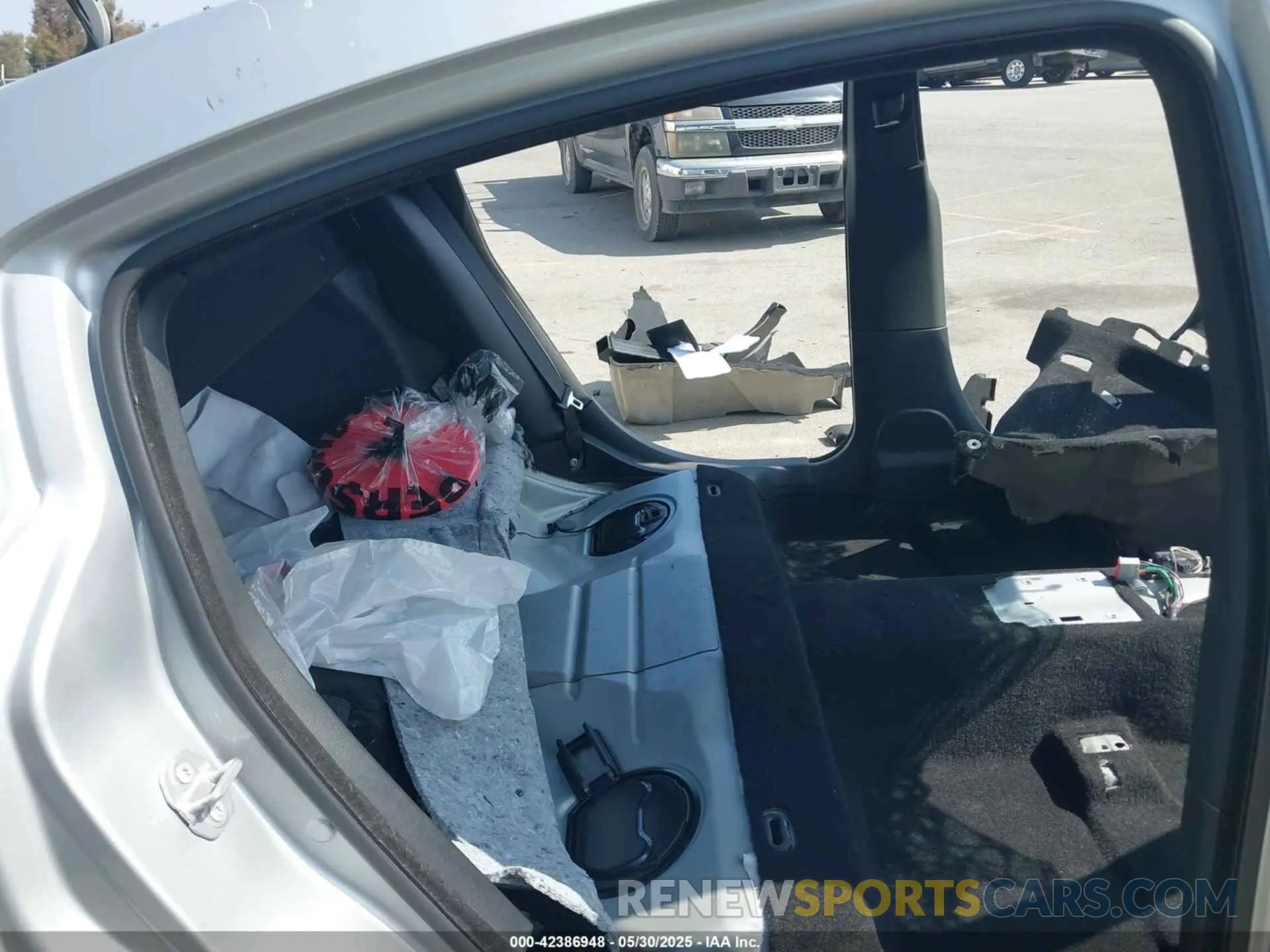 8 Photograph of a damaged car 2C3CDXGJ0MH553651 DODGE CHARGER 2021