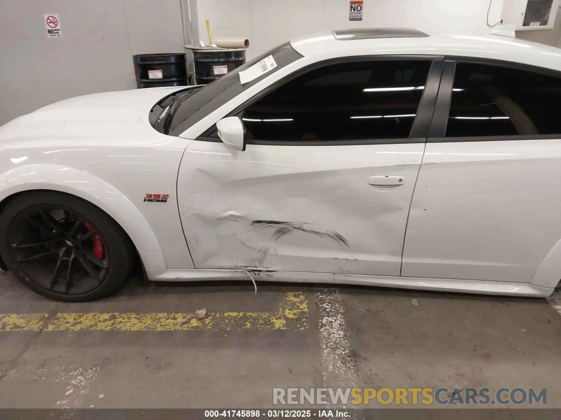17 Photograph of a damaged car 2C3CDXGJ6MH563553 DODGE CHARGER 2021