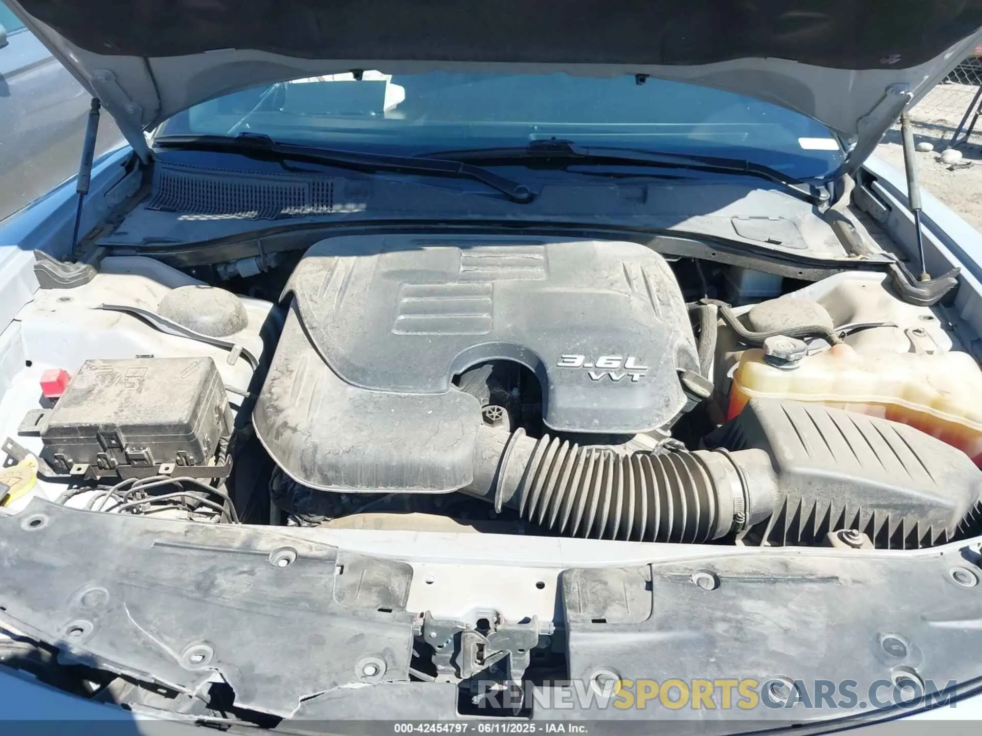 10 Photograph of a damaged car 2C3CDXHG1MH639537 DODGE CHARGER 2021