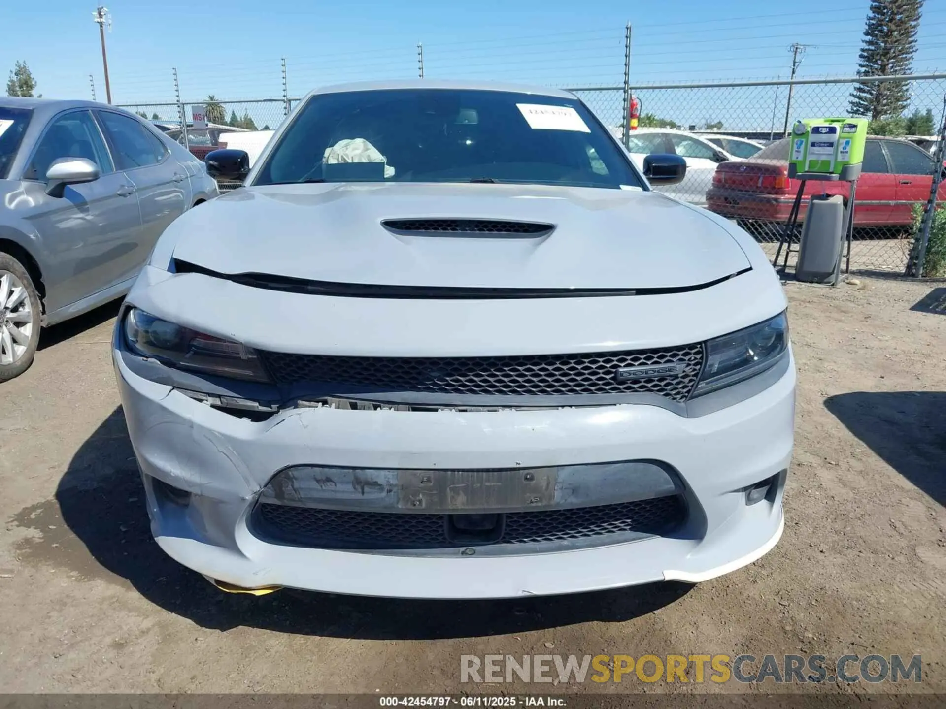 12 Photograph of a damaged car 2C3CDXHG1MH639537 DODGE CHARGER 2021
