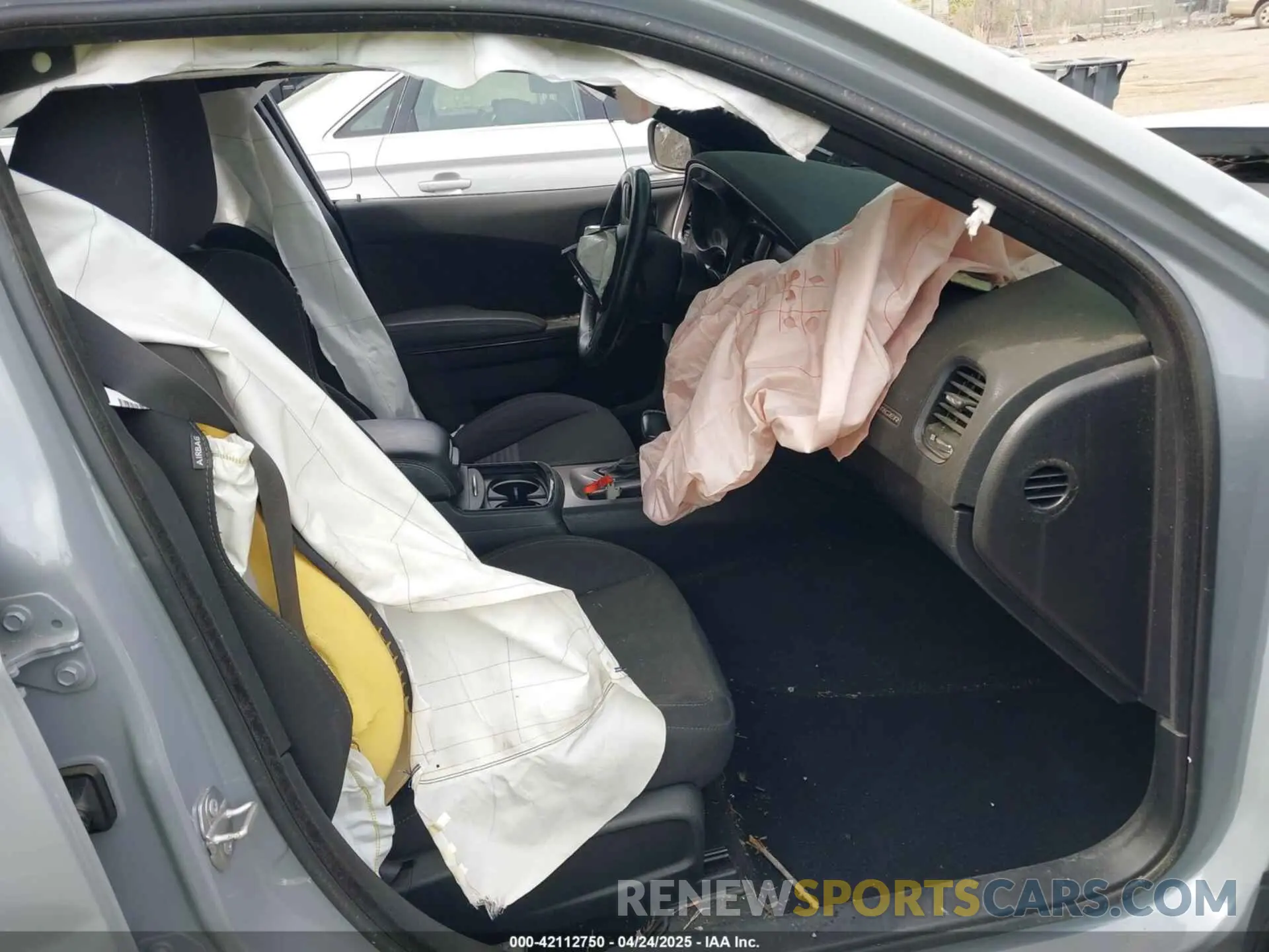 5 Photograph of a damaged car 2C3CDXHG3MH613098 DODGE CHARGER 2021