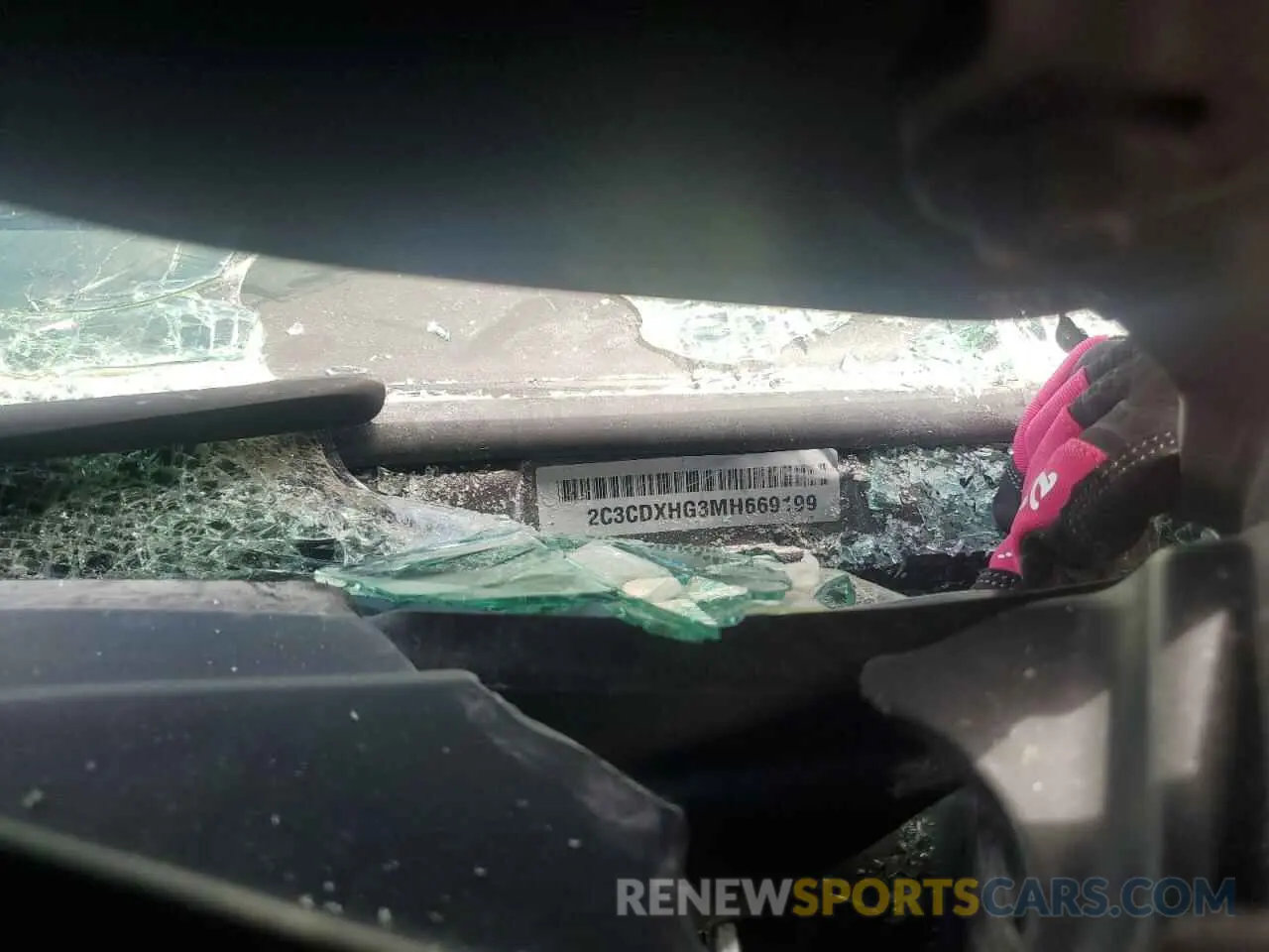15 Photograph of a damaged car 2C3CDXHG3MH669199 DODGE CHARGER 2021