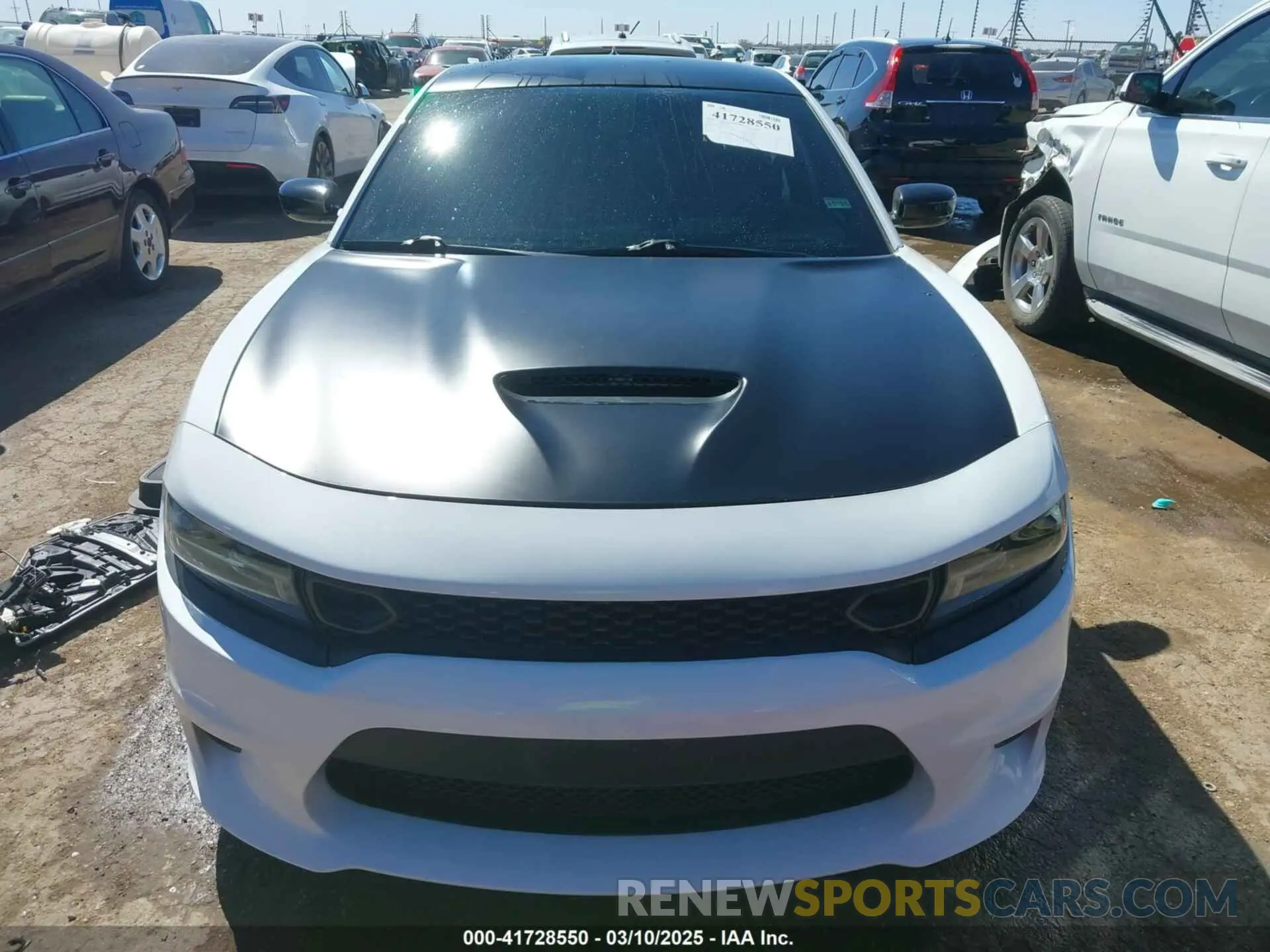 13 Photograph of a damaged car 2C3CDXHG5MH537741 DODGE CHARGER 2021