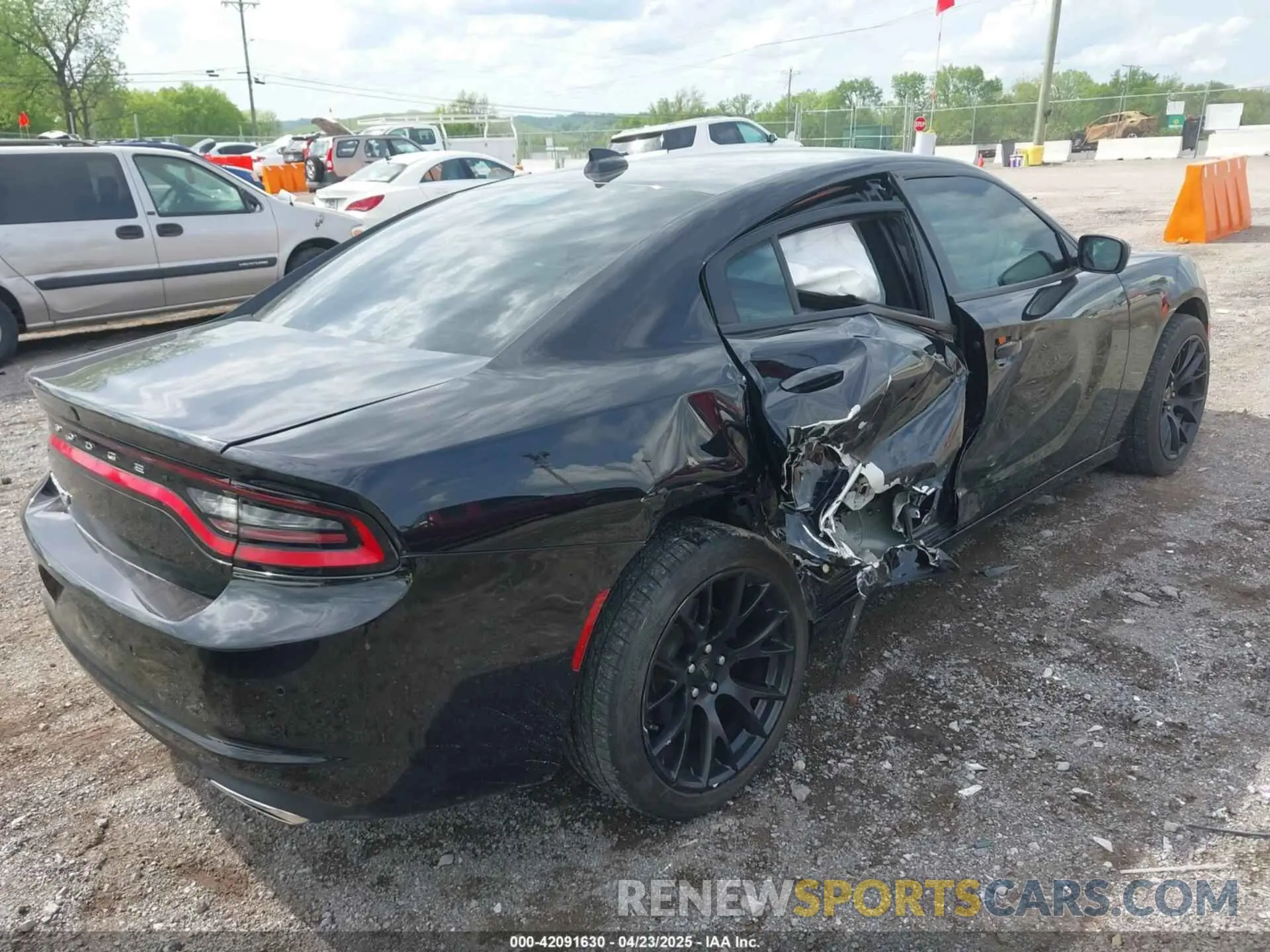 4 Photograph of a damaged car 2C3CDXJG9MH515722 DODGE CHARGER 2021