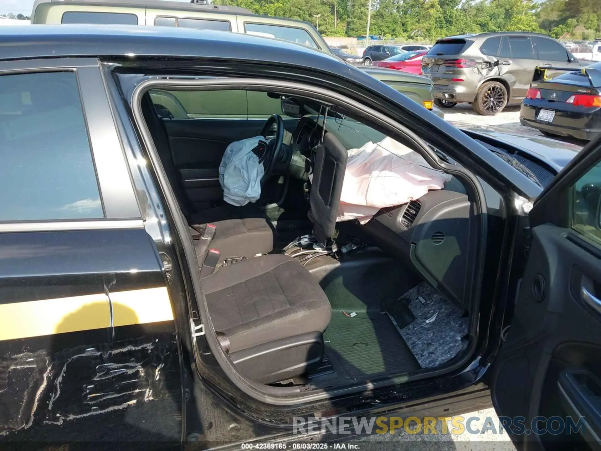 5 Photograph of a damaged car 2C3CDXAT8NH114063 DODGE CHARGER 2022