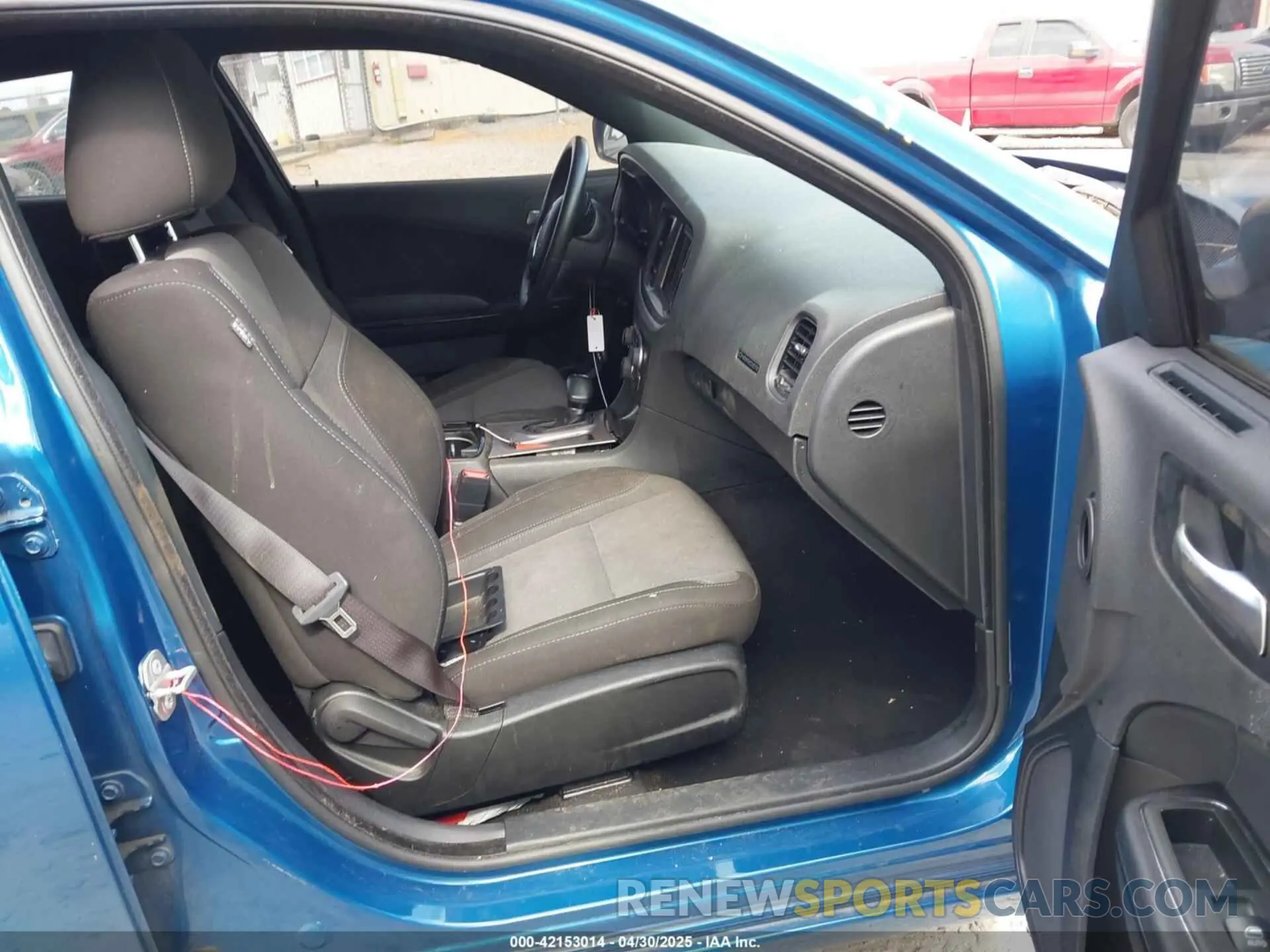 5 Photograph of a damaged car 2C3CDXBG2NH176284 DODGE CHARGER 2022