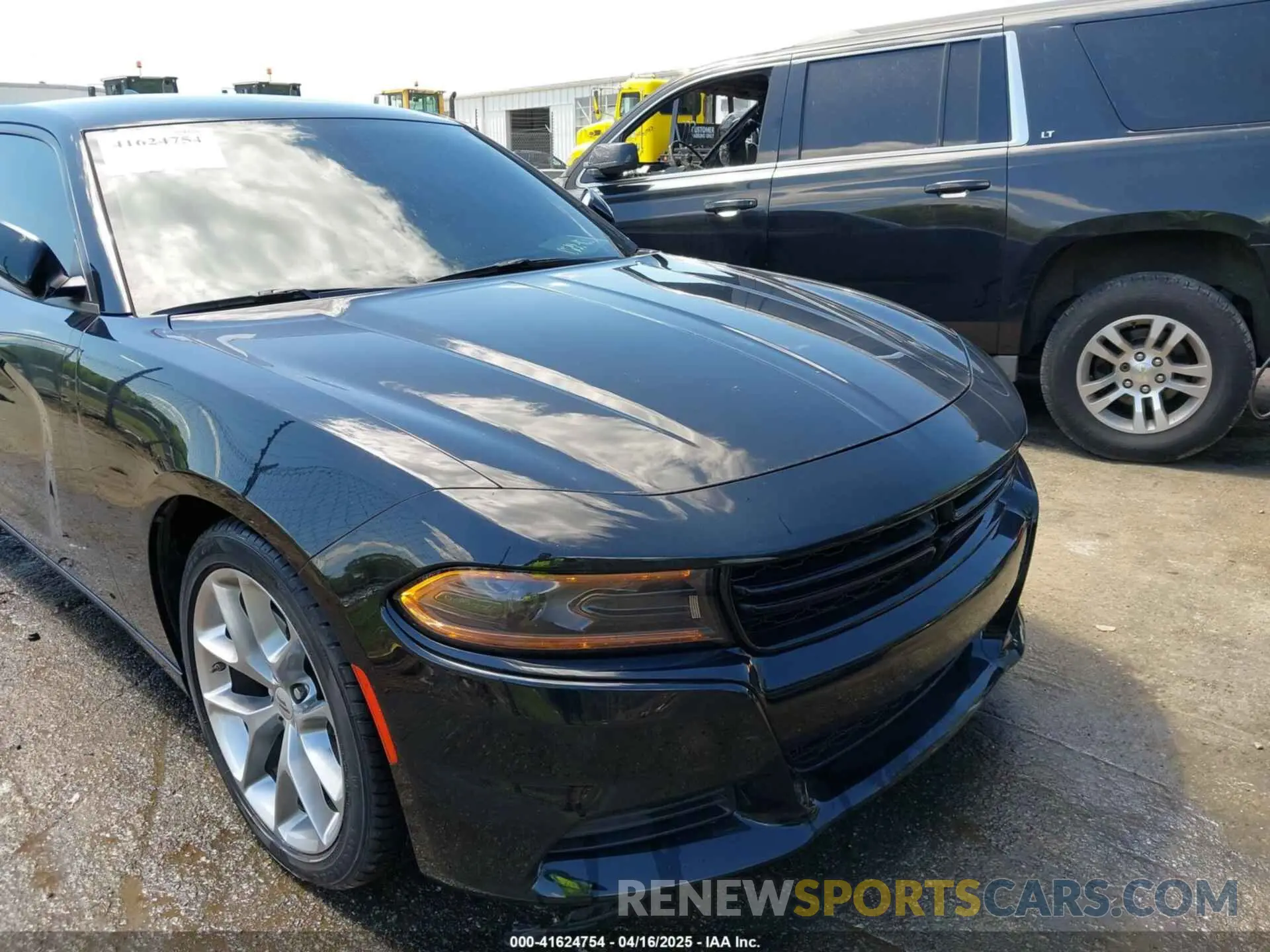 6 Photograph of a damaged car 2C3CDXBG2NH243580 DODGE CHARGER 2022