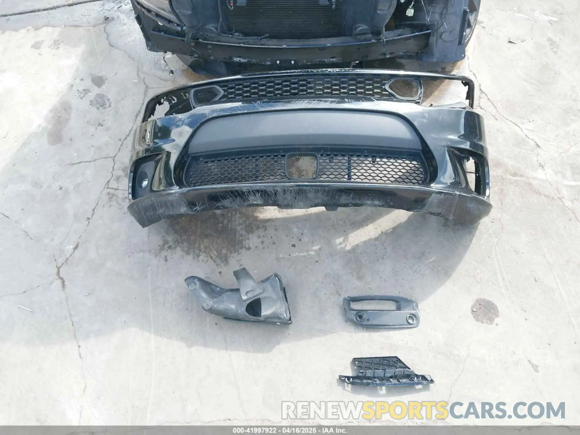12 Photograph of a damaged car 2C3CDXCT3NH240215 DODGE CHARGER 2022