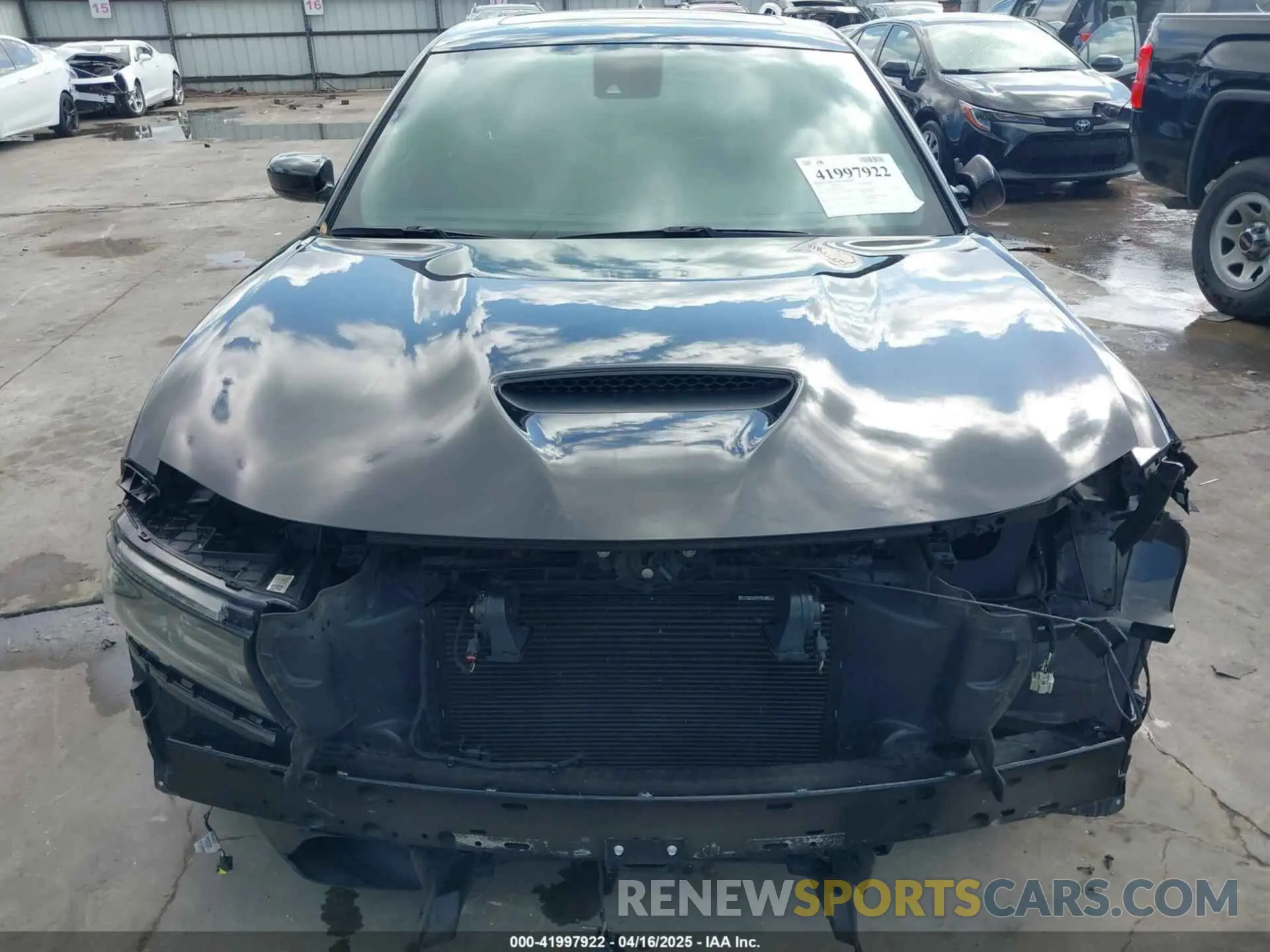 13 Photograph of a damaged car 2C3CDXCT3NH240215 DODGE CHARGER 2022