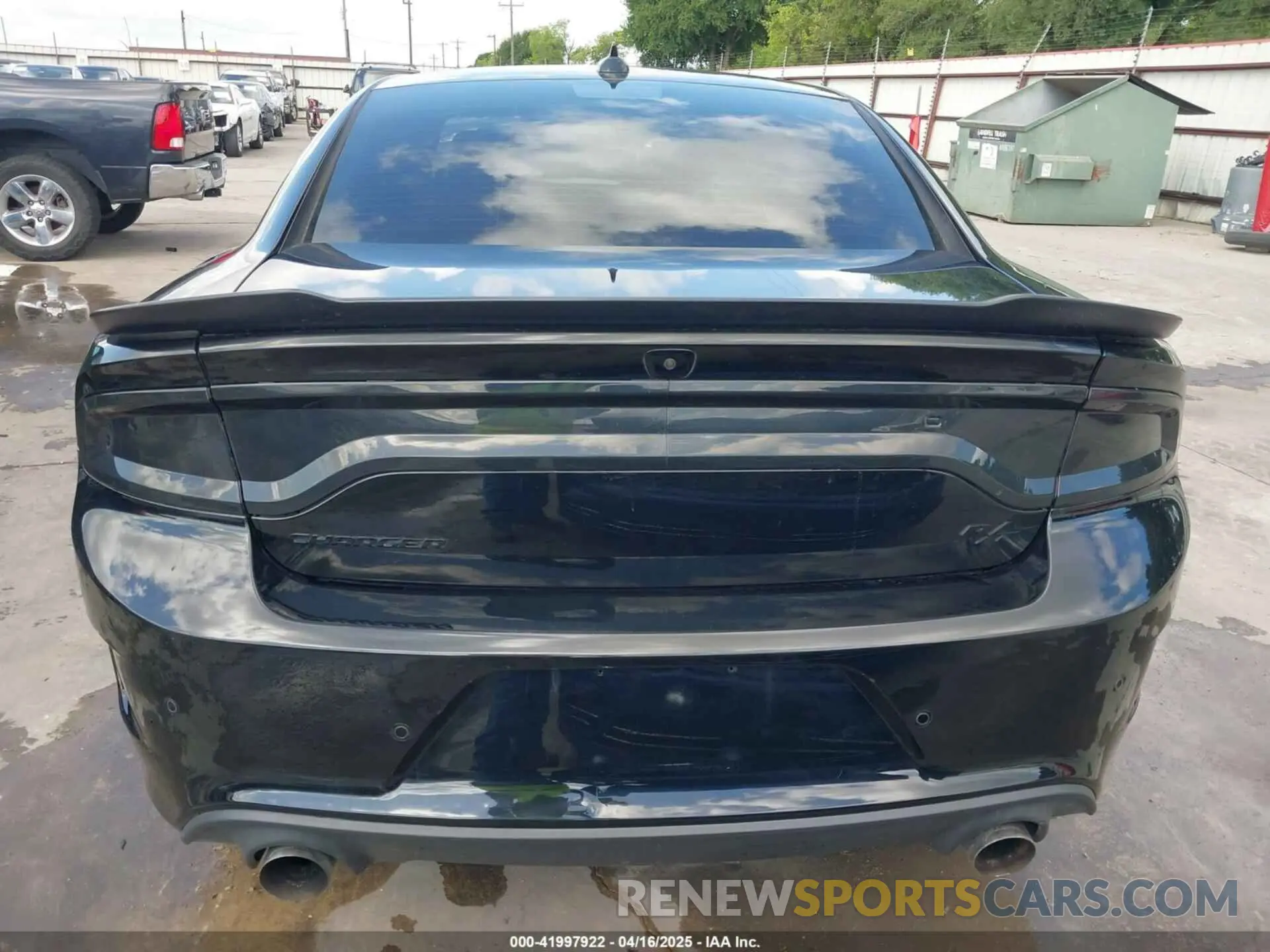 17 Photograph of a damaged car 2C3CDXCT3NH240215 DODGE CHARGER 2022