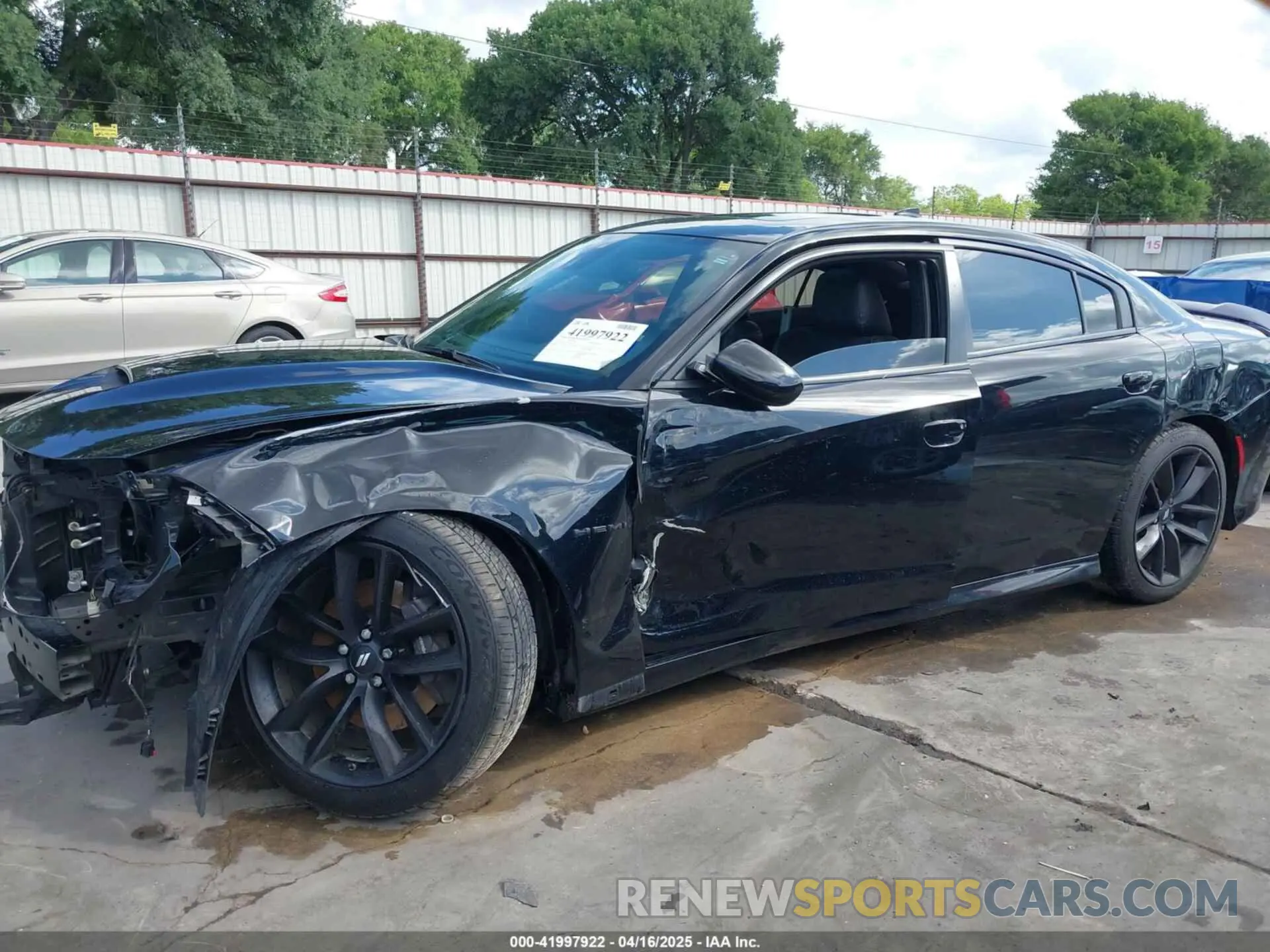 18 Photograph of a damaged car 2C3CDXCT3NH240215 DODGE CHARGER 2022