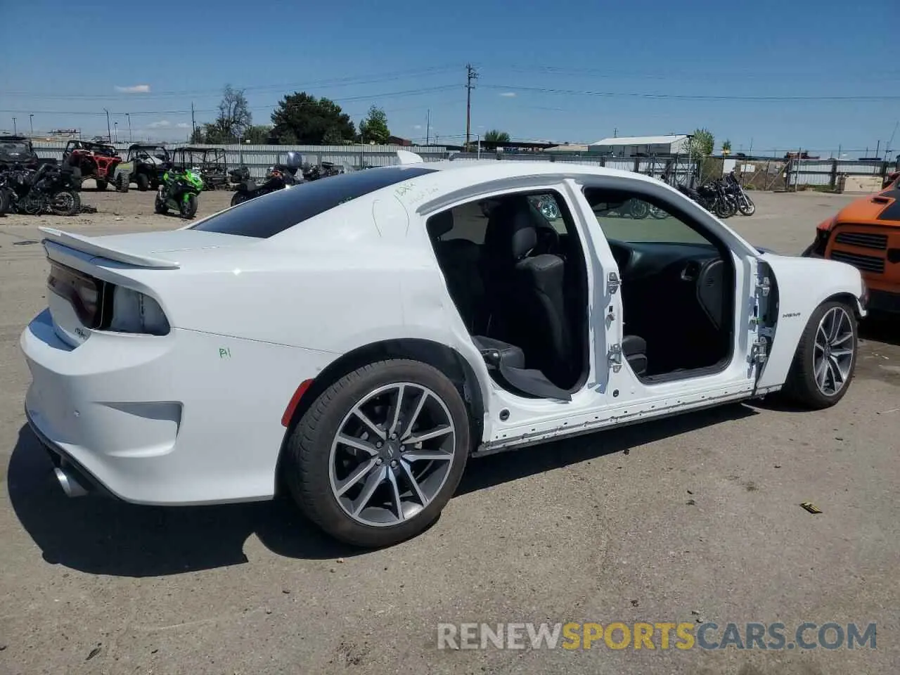 3 Фотография поврежденного автомобиля 2C3CDXCT7NH145737 DODGE CHARGER 2022