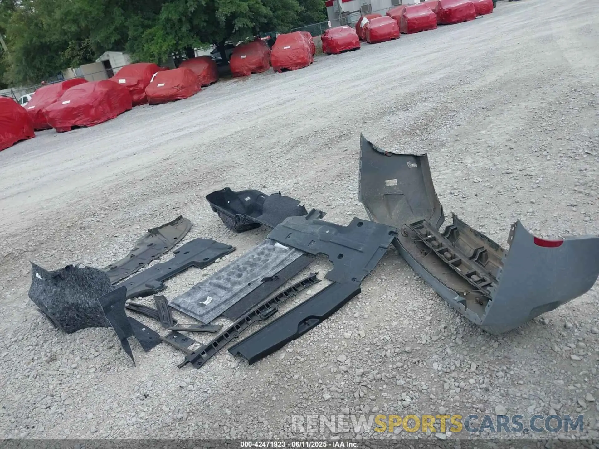 12 Photograph of a damaged car 2C3CDXCTXNH240387 DODGE CHARGER 2022