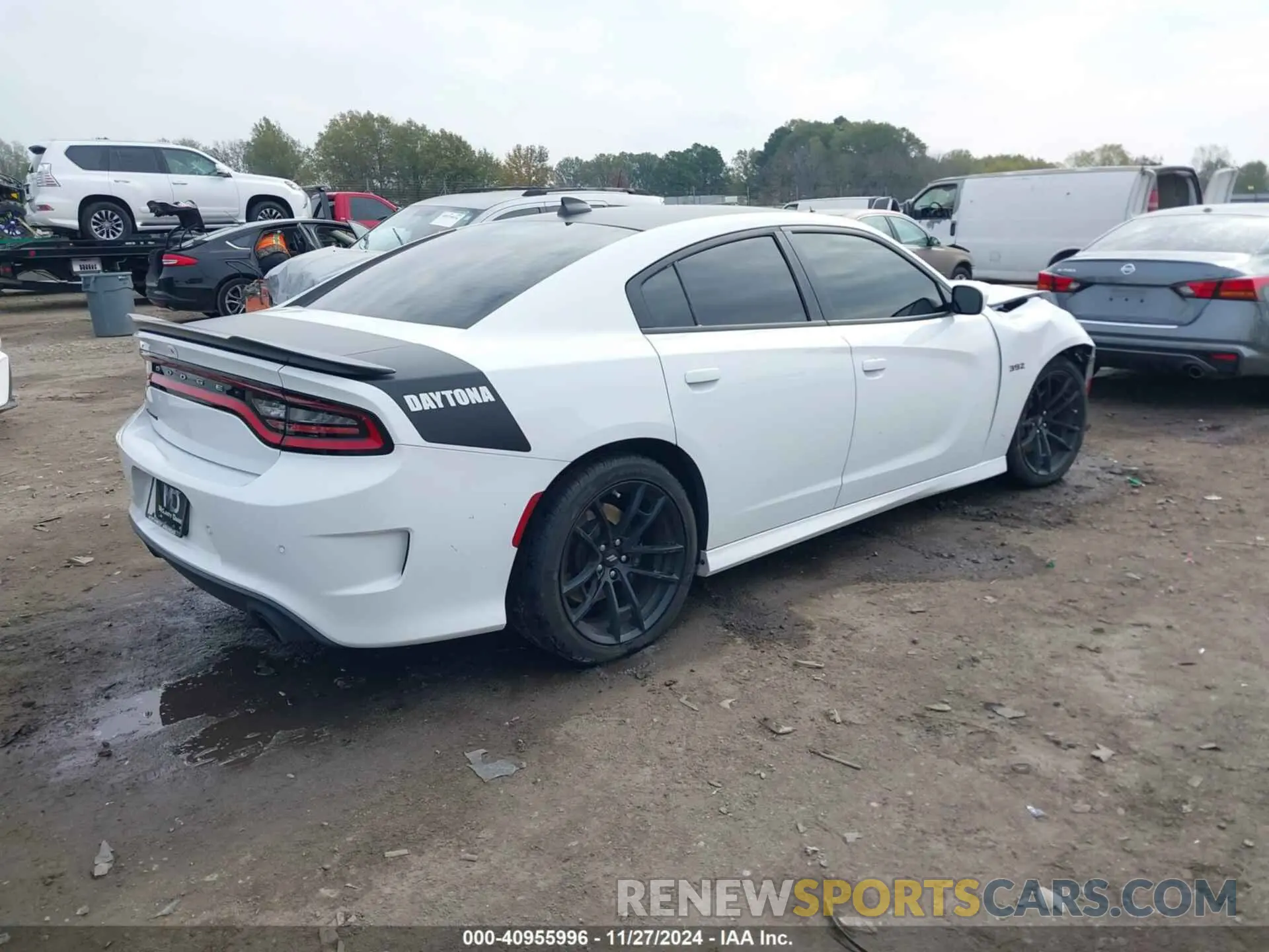 4 Photograph of a damaged car 2C3CDXGJ1NH253313 DODGE CHARGER 2022