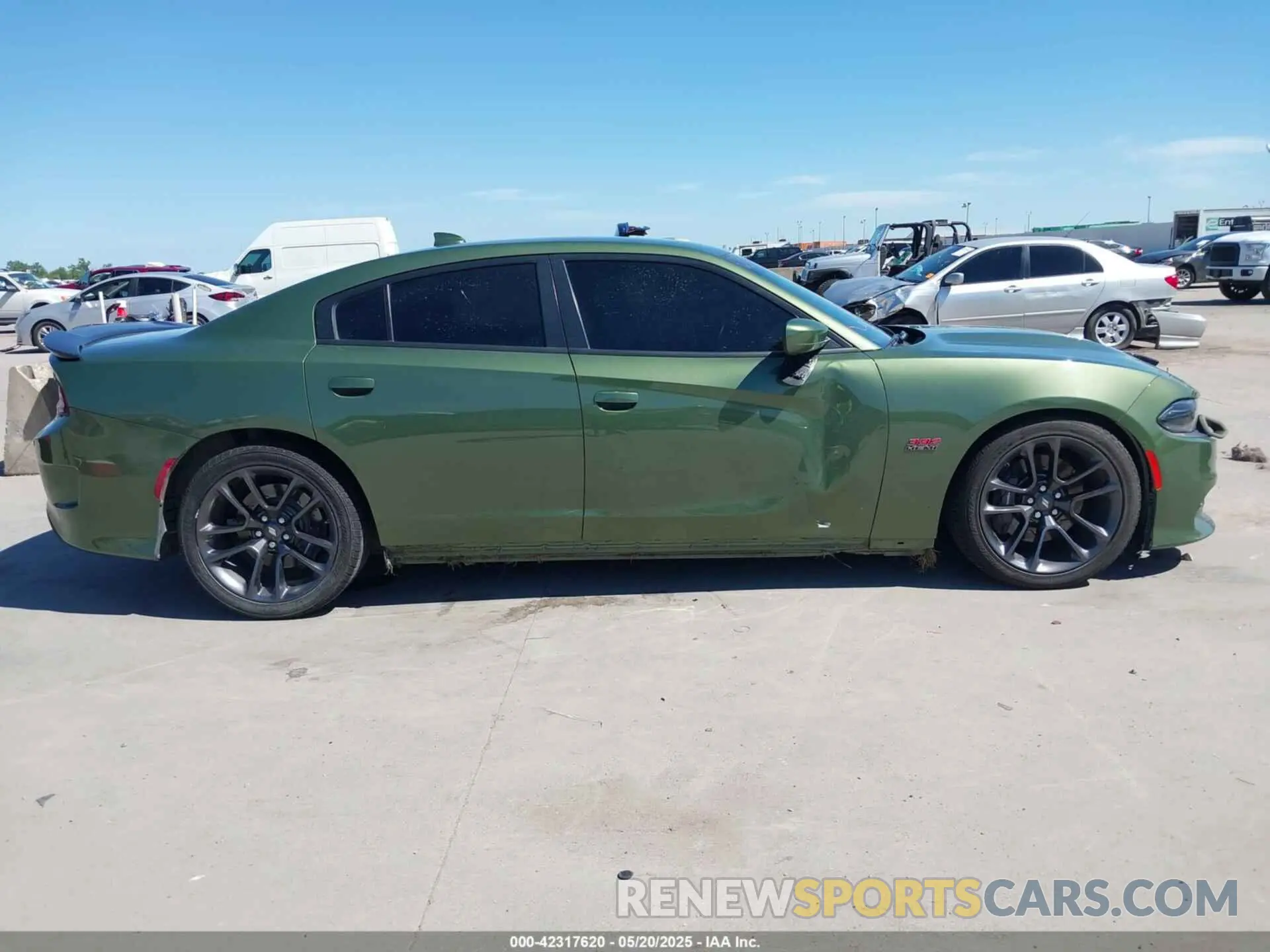 13 Photograph of a damaged car 2C3CDXGJ6NH257549 DODGE CHARGER 2022