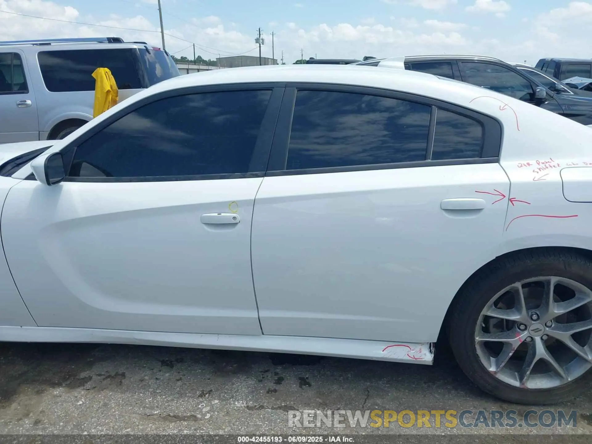 15 Photograph of a damaged car 2C3CDXHG7NH189975 DODGE CHARGER 2022