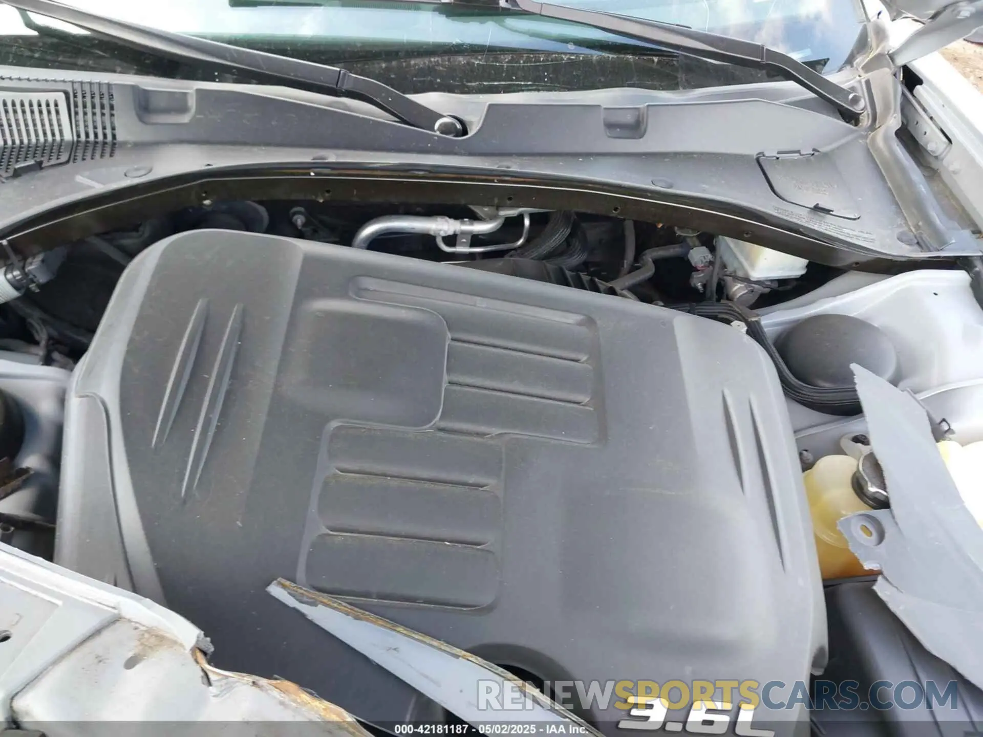 10 Photograph of a damaged car 2C3CDXHG8NH157312 DODGE CHARGER 2022