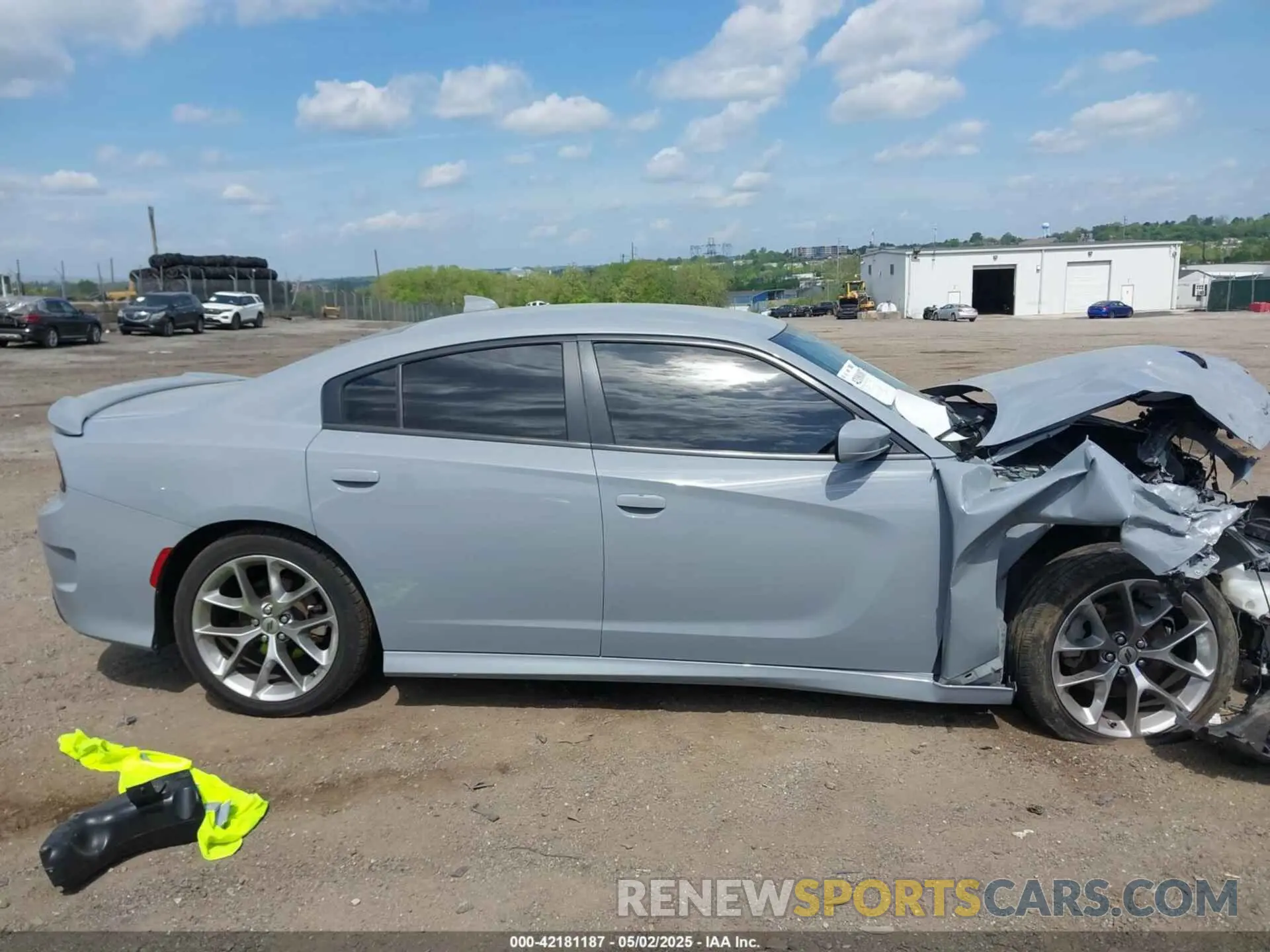 12 Photograph of a damaged car 2C3CDXHG8NH157312 DODGE CHARGER 2022