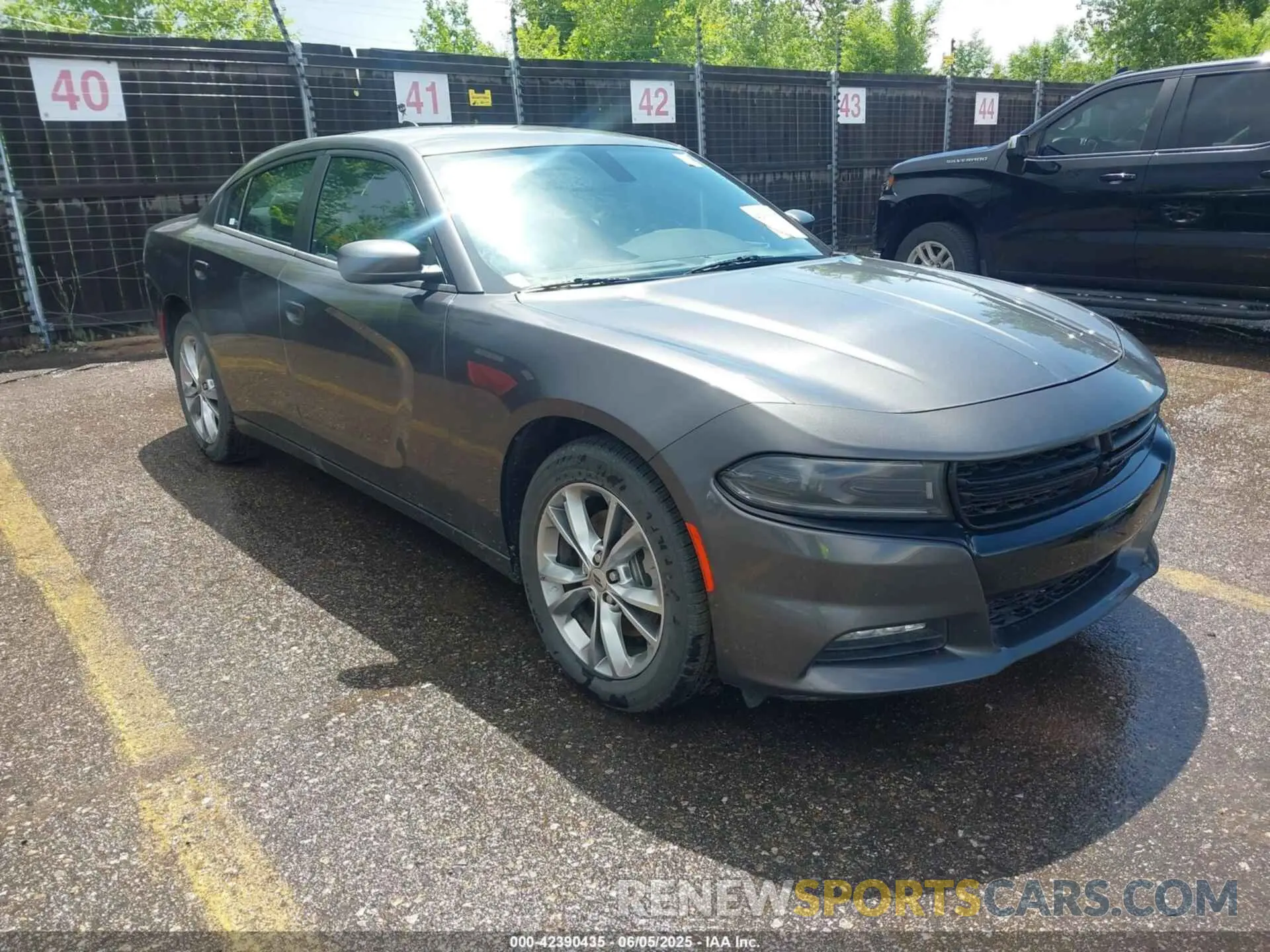 1 Photograph of a damaged car 2C3CDXJG7NH186861 DODGE CHARGER 2022