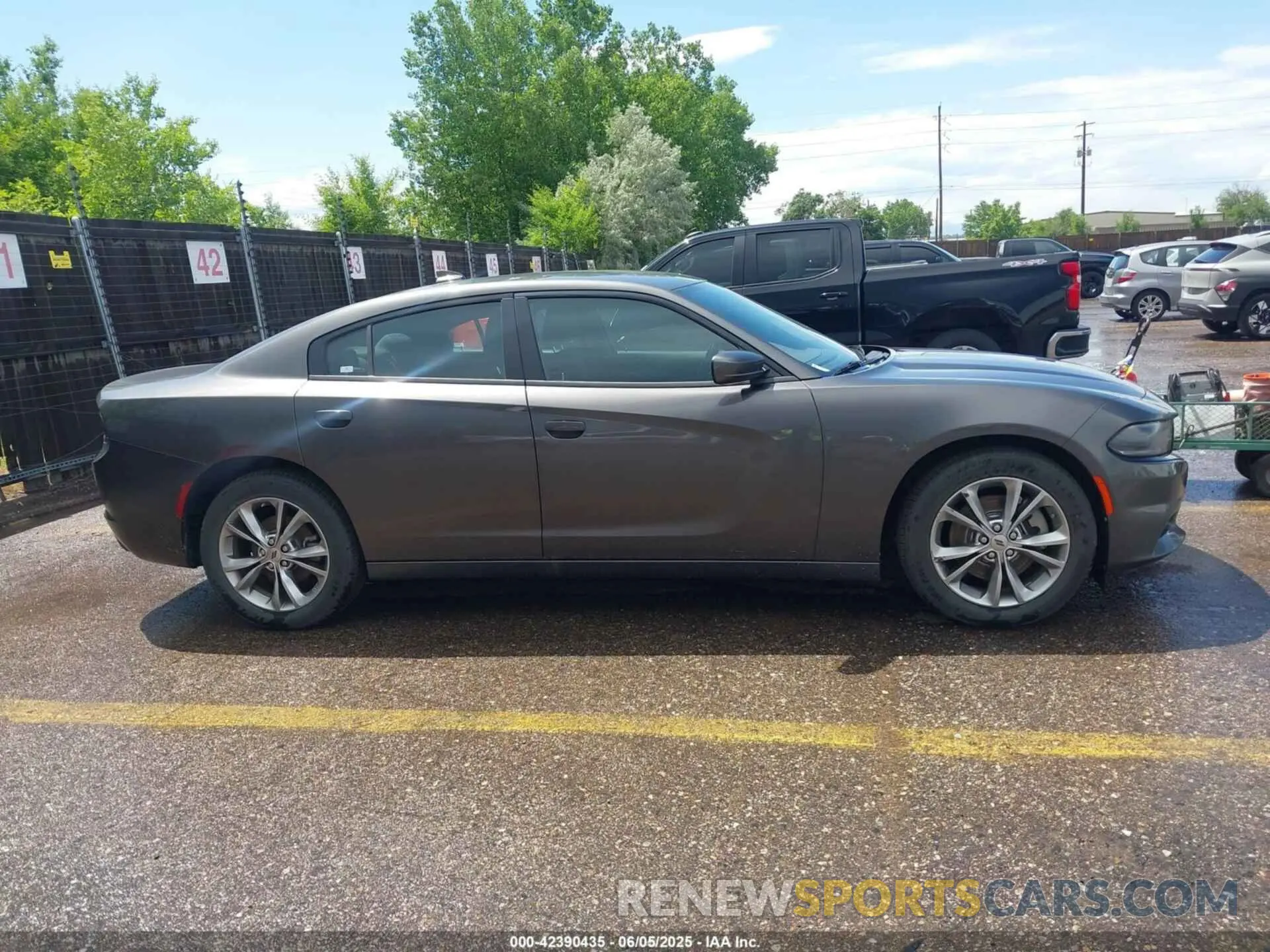 13 Photograph of a damaged car 2C3CDXJG7NH186861 DODGE CHARGER 2022