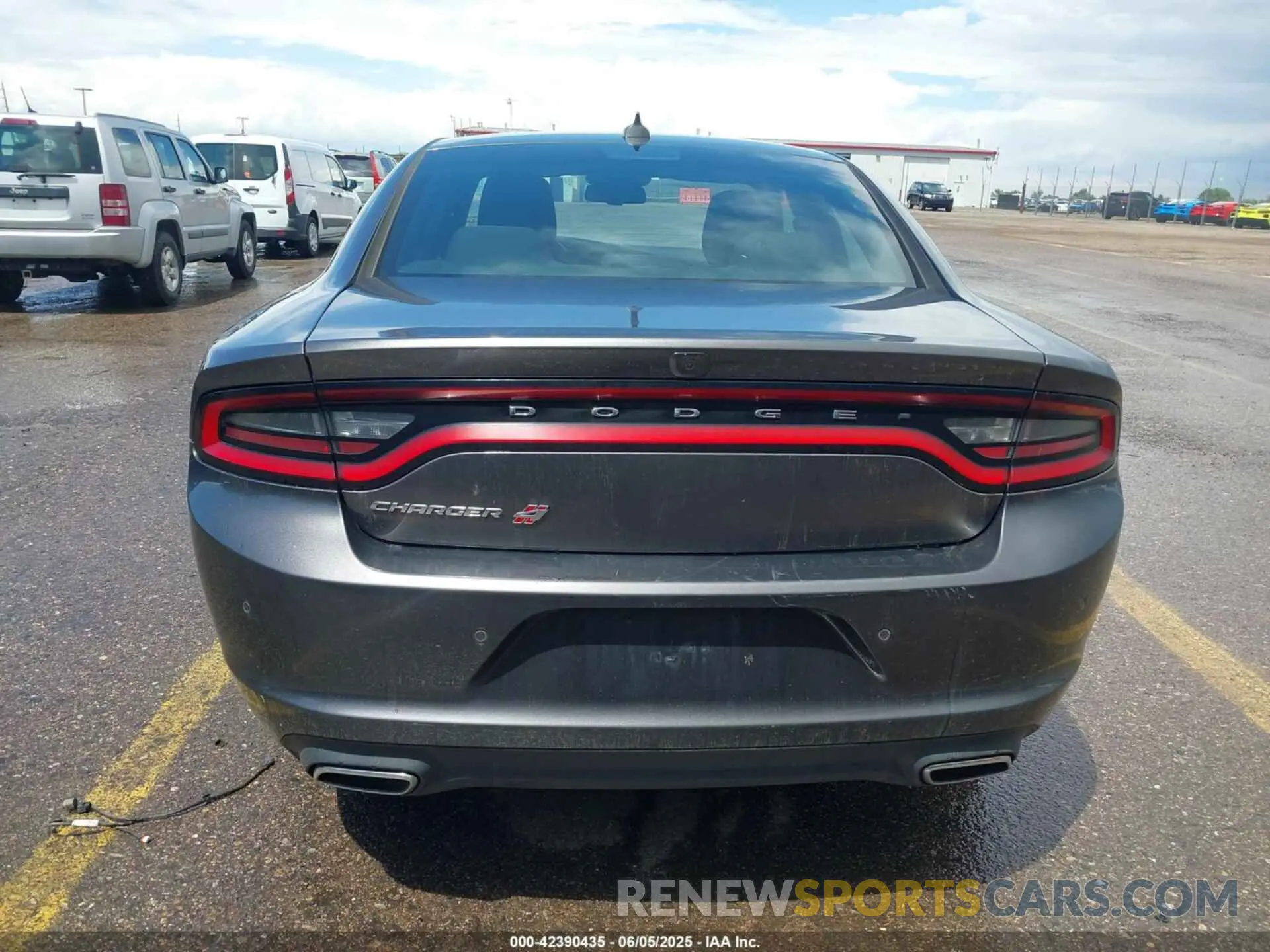 16 Photograph of a damaged car 2C3CDXJG7NH186861 DODGE CHARGER 2022