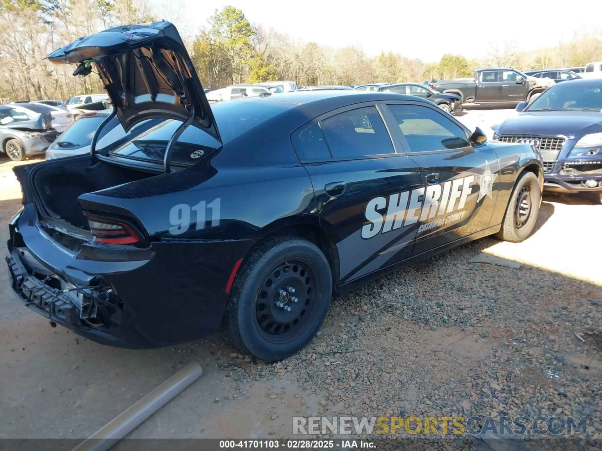 4 Photograph of a damaged car 2C3CDXKG8NH193557 DODGE CHARGER 2022