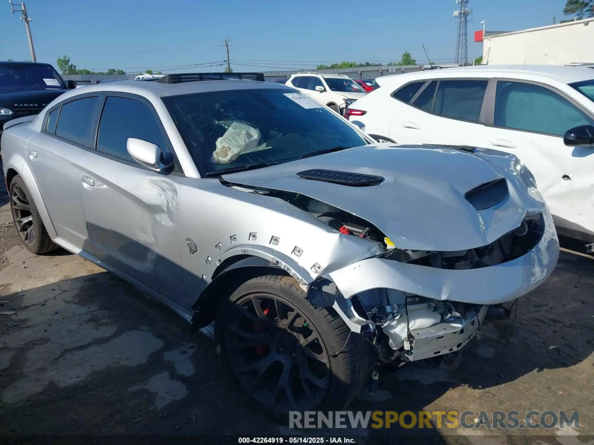 12 Photograph of a damaged car 2C3CDXL91NH187423 DODGE CHARGER 2022