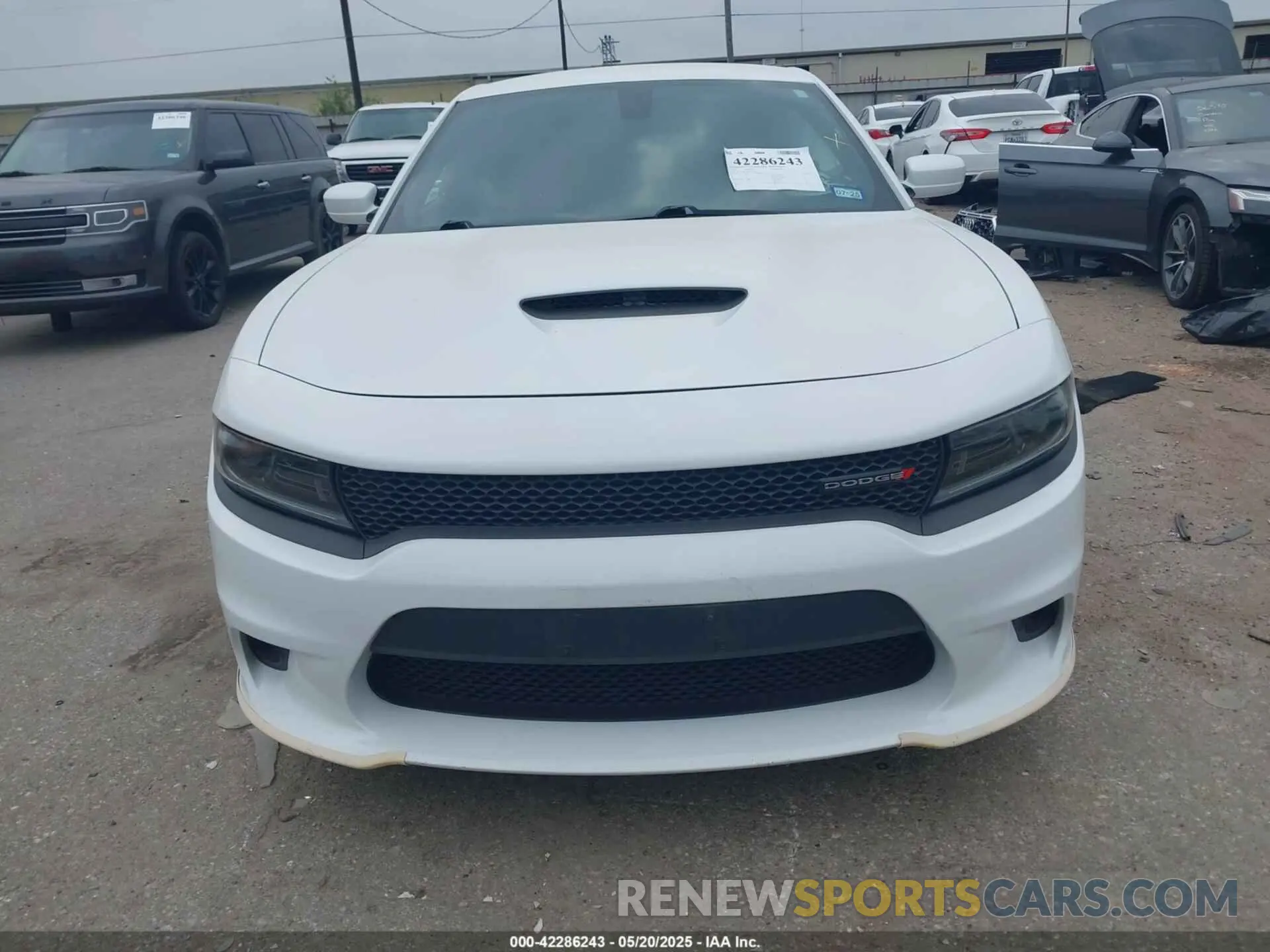 12 Photograph of a damaged car 2C3CDXMG0NH228735 DODGE CHARGER 2022