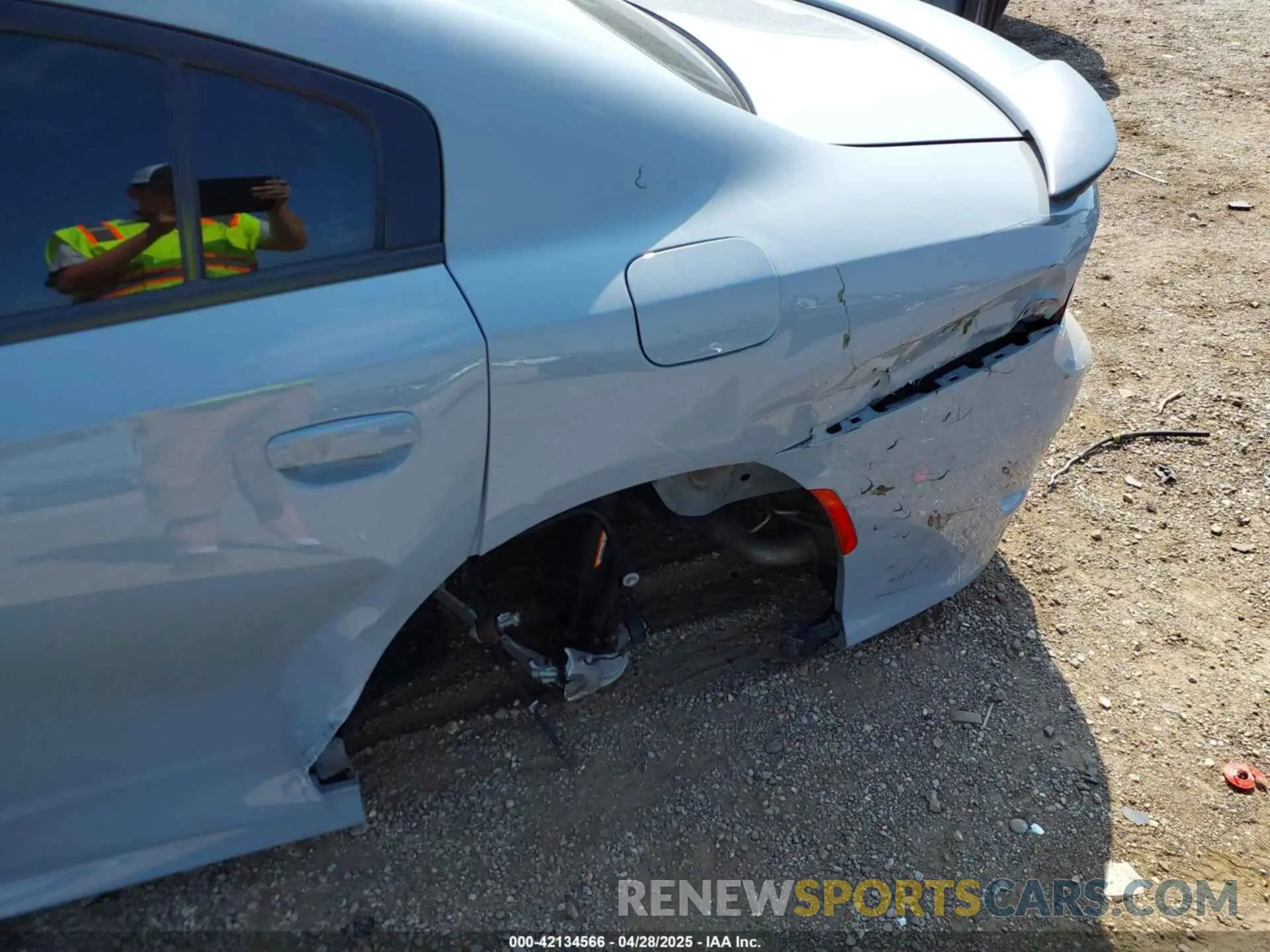 6 Photograph of a damaged car 2C3CDXMG6NH203662 DODGE CHARGER 2022