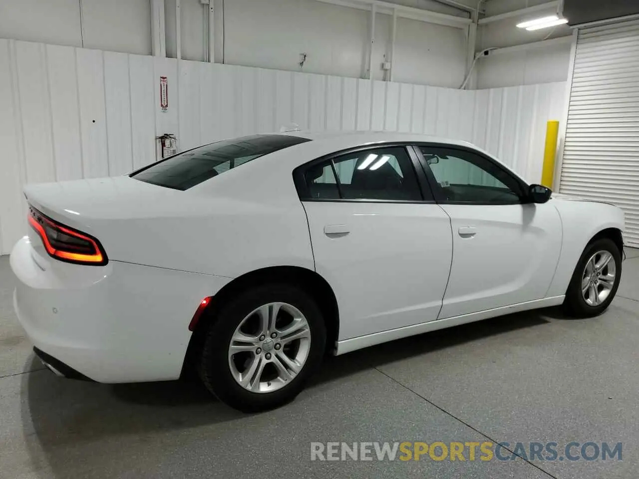 3 Фотография поврежденного автомобиля 2C3CDXBG7PH584511 DODGE CHARGER 2023