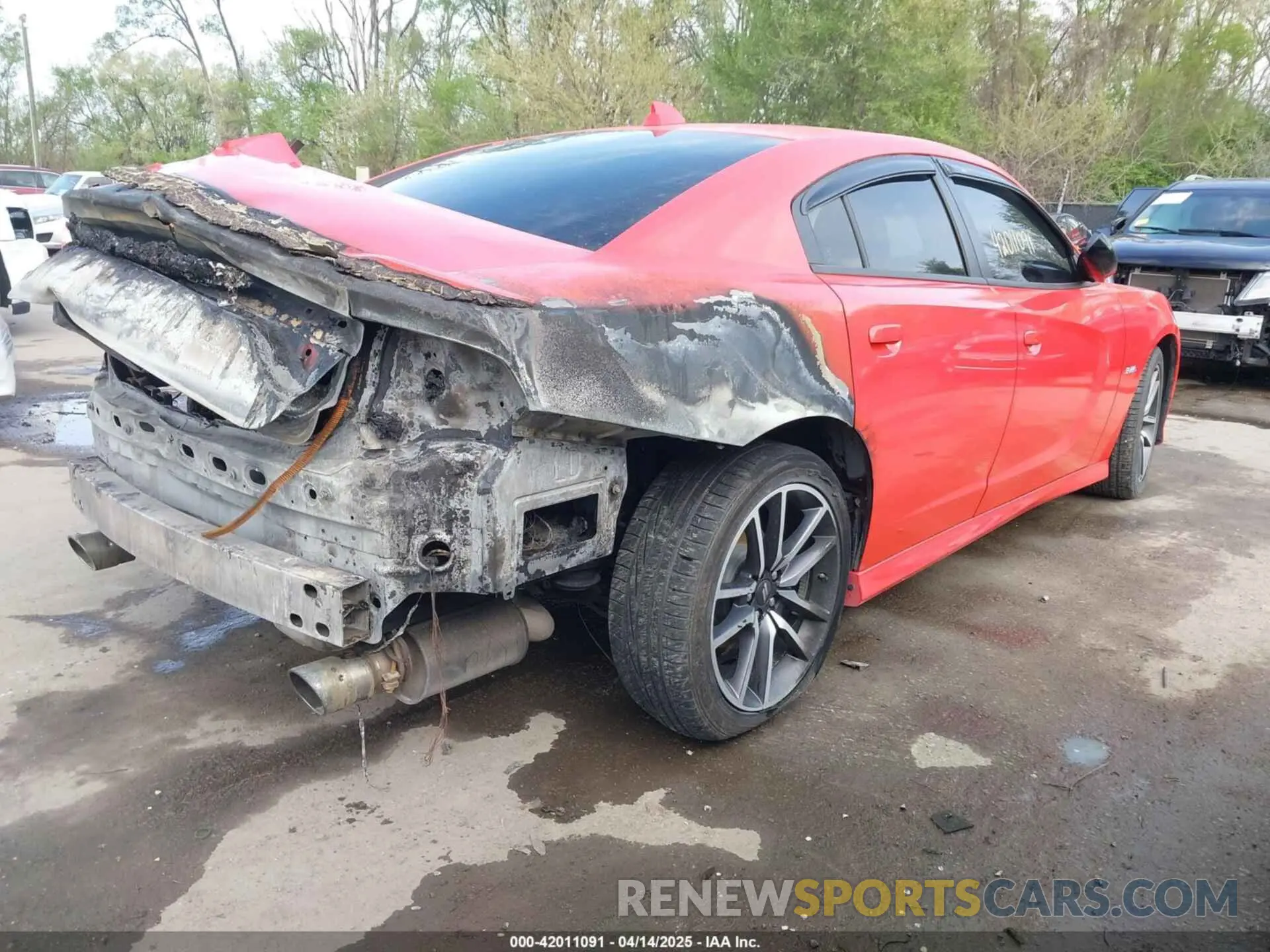 4 Photograph of a damaged car 2C3CDXCT7PH558034 DODGE CHARGER 2023