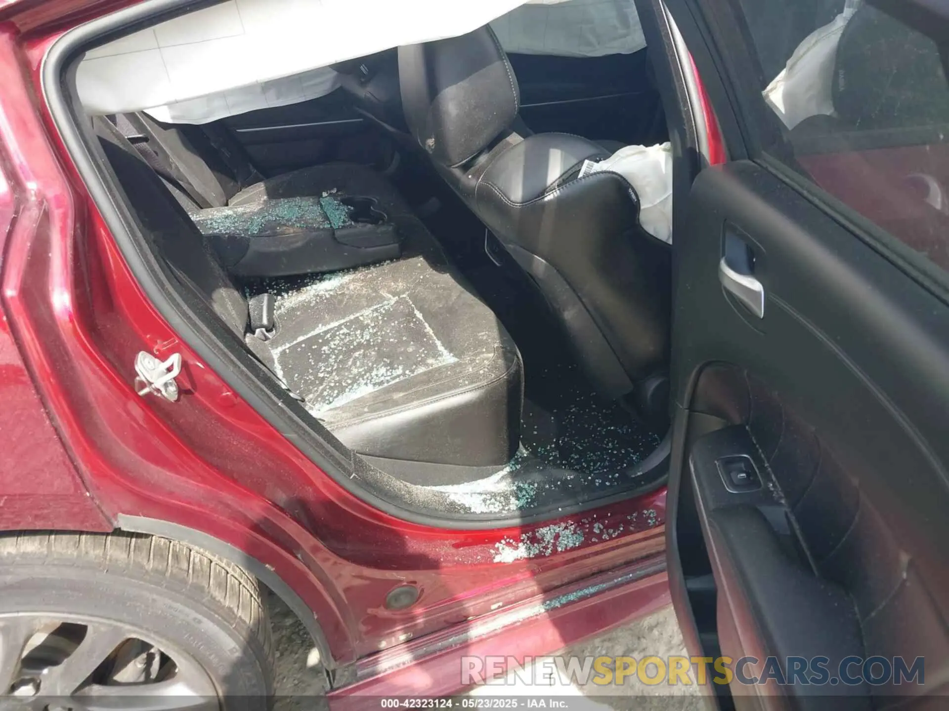 8 Photograph of a damaged car 2C3CDXGJ3PH672928 DODGE CHARGER 2023