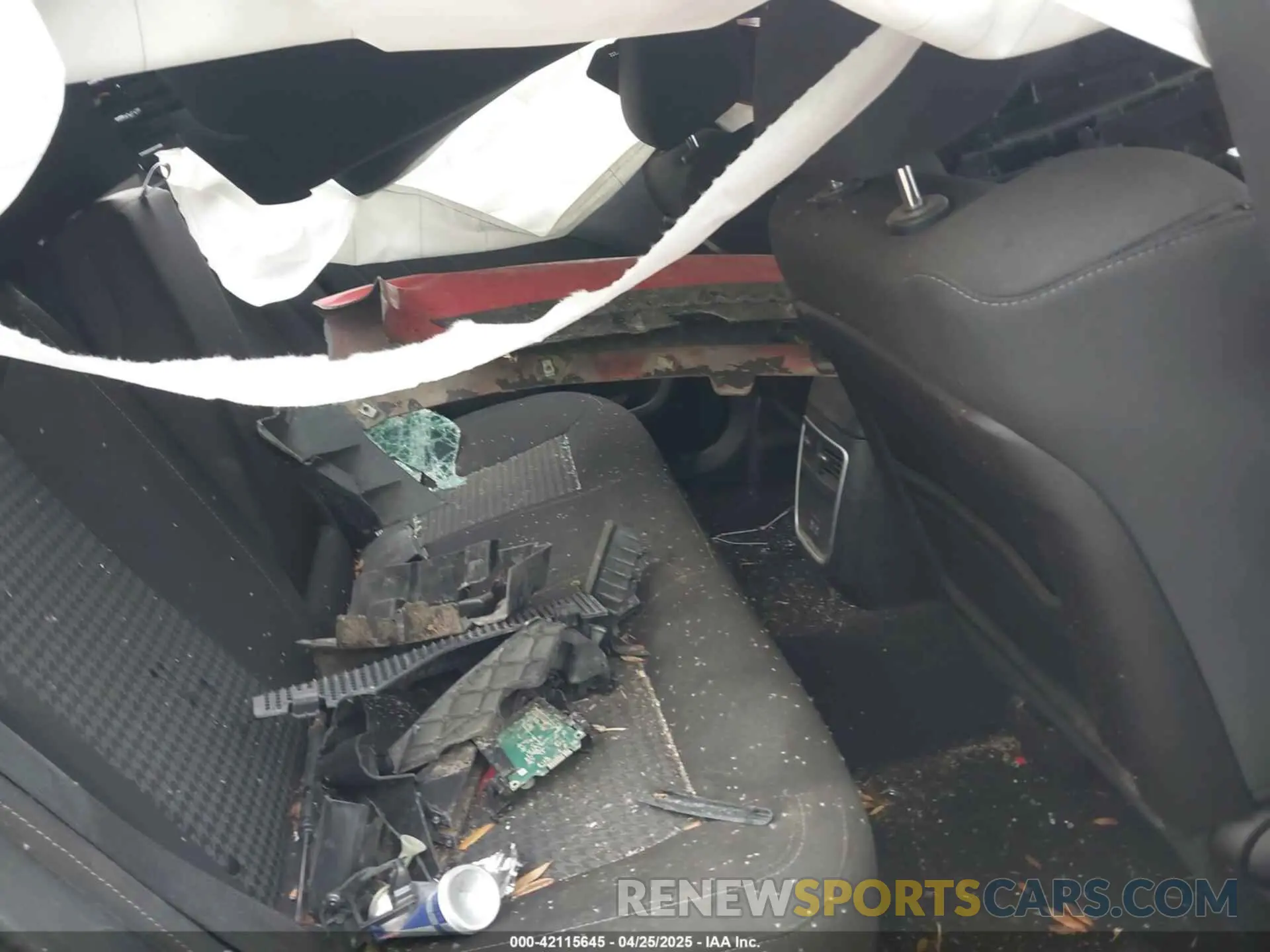8 Photograph of a damaged car 2C3CDXHG1PH539040 DODGE CHARGER 2023