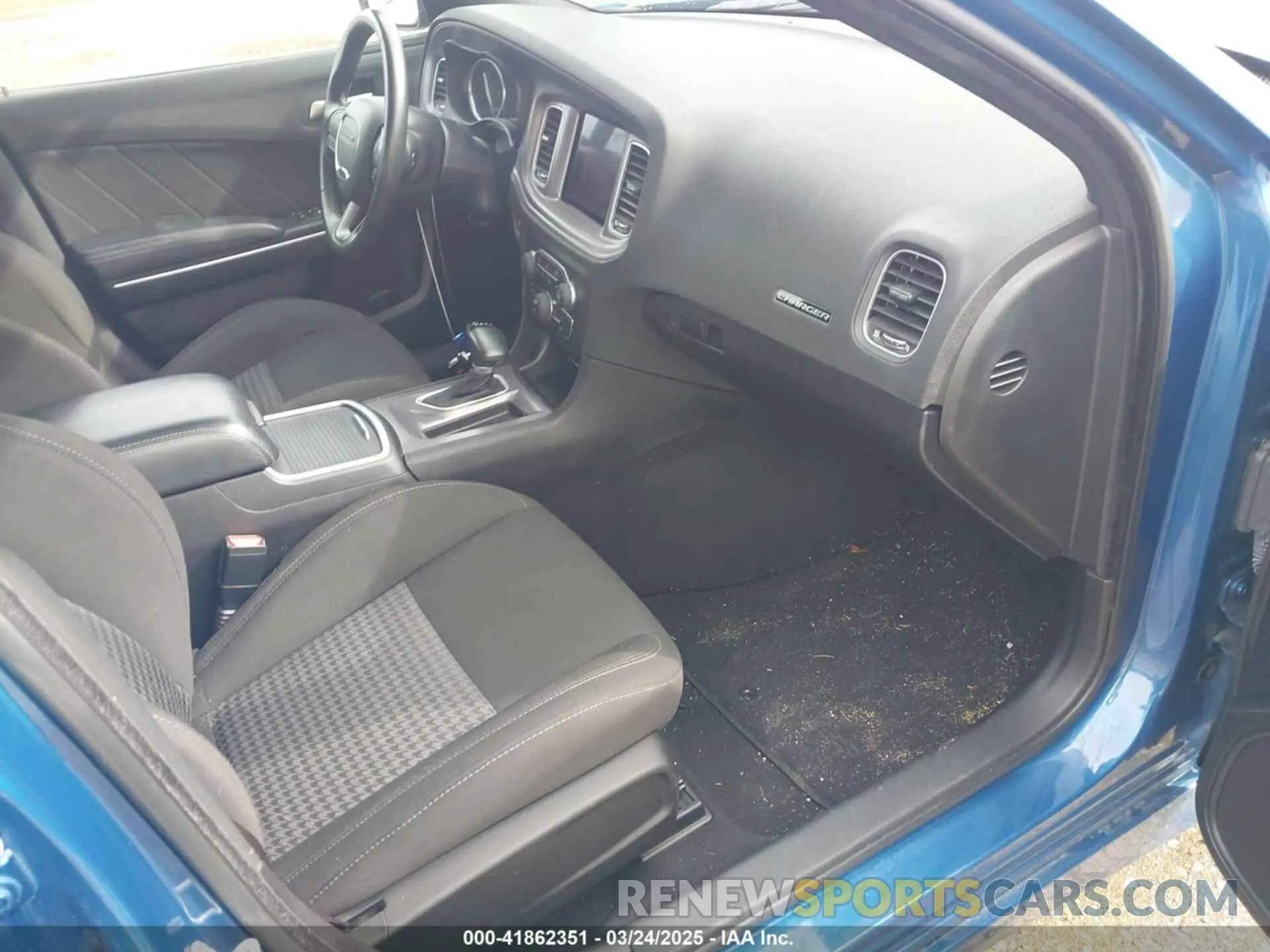 5 Photograph of a damaged car 2C3CDXHG6PH566248 DODGE CHARGER 2023